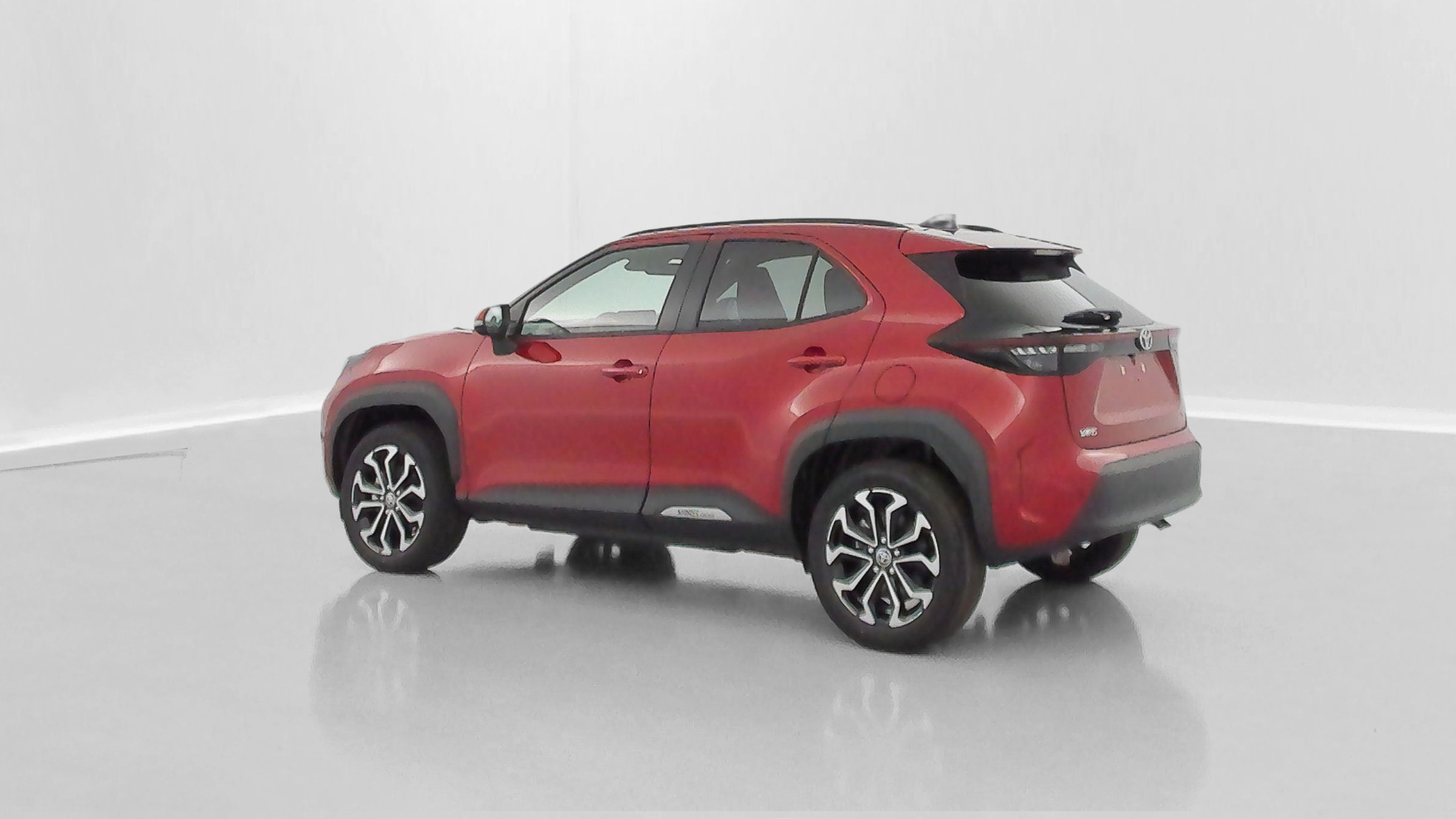 Vente en ligne Toyota Yaris Cross YARIS CROSS 1.5 Hybride 130h Design e-CVT au prix de 28 900 €