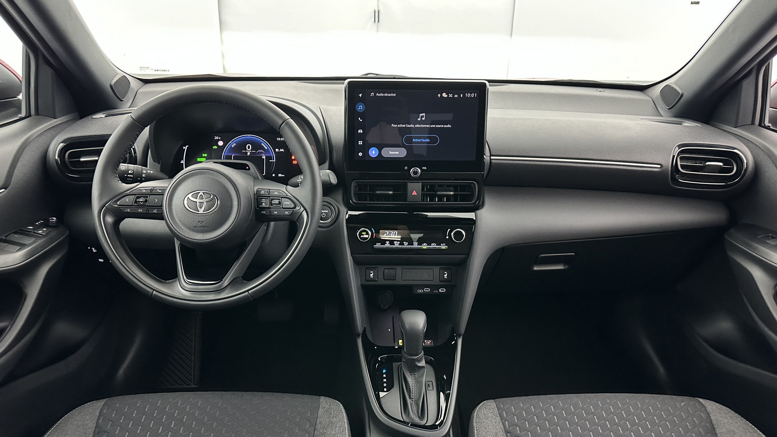 Vente en ligne Toyota Yaris Cross YARIS CROSS 1.5 Hybride 130h Design e-CVT au prix de 28 900 €