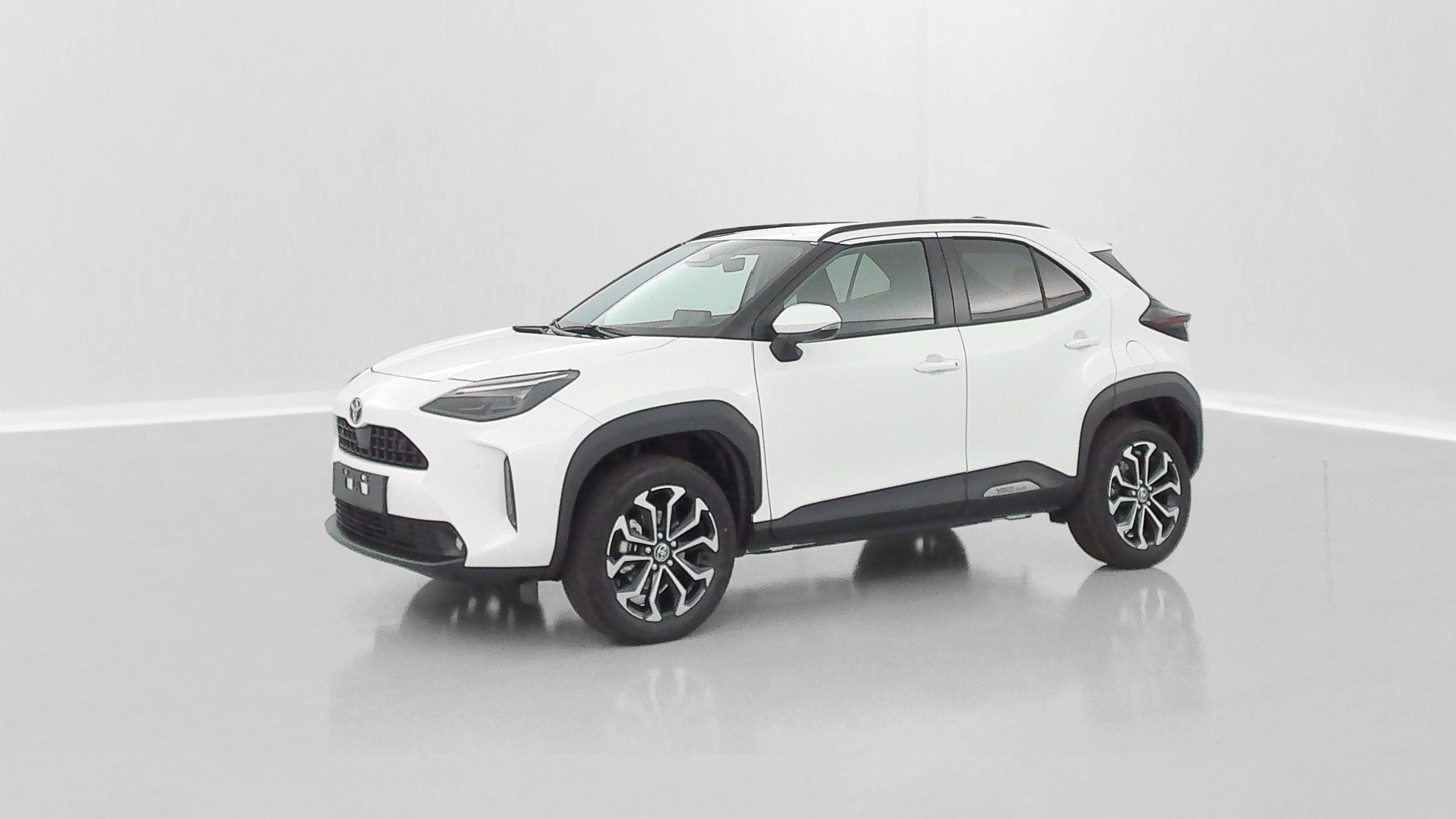 Vente en ligne Toyota Yaris Cross YARIS CROSS 1.5 Hybride 130h Design e-CVT au prix de 28 900 €