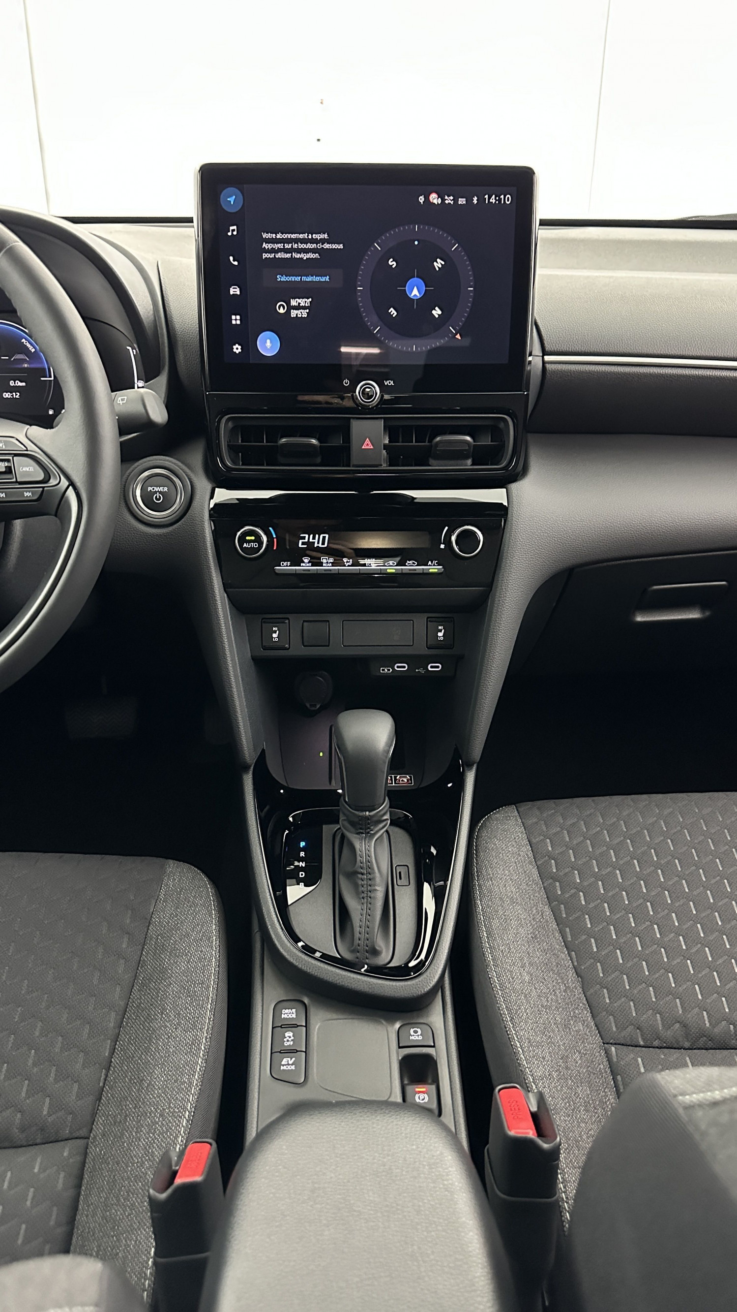 Vente en ligne Toyota Yaris Cross YARIS CROSS 1.5 Hybride 130h Design e-CVT au prix de 28 900 €