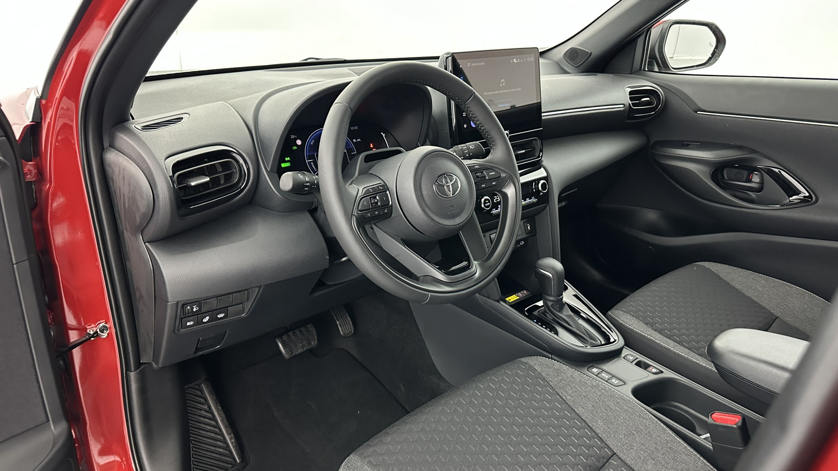 Vente en ligne Toyota Yaris Cross YARIS CROSS 1.5 Hybride 130h Design e-CVT au prix de 28 900 €