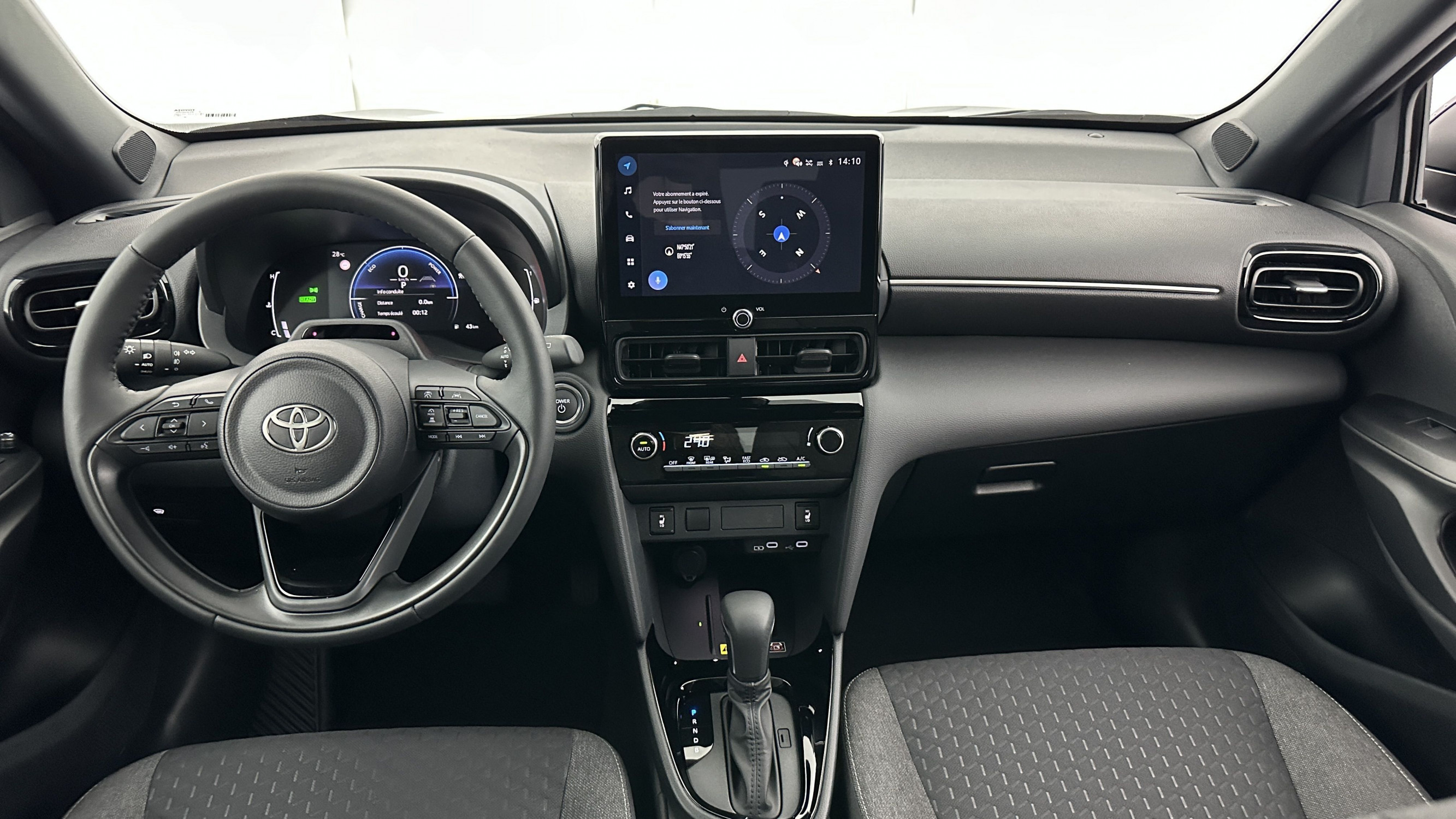 Vente en ligne Toyota Yaris Cross YARIS CROSS 1.5 Hybride 130h Design e-CVT au prix de 28 900 €