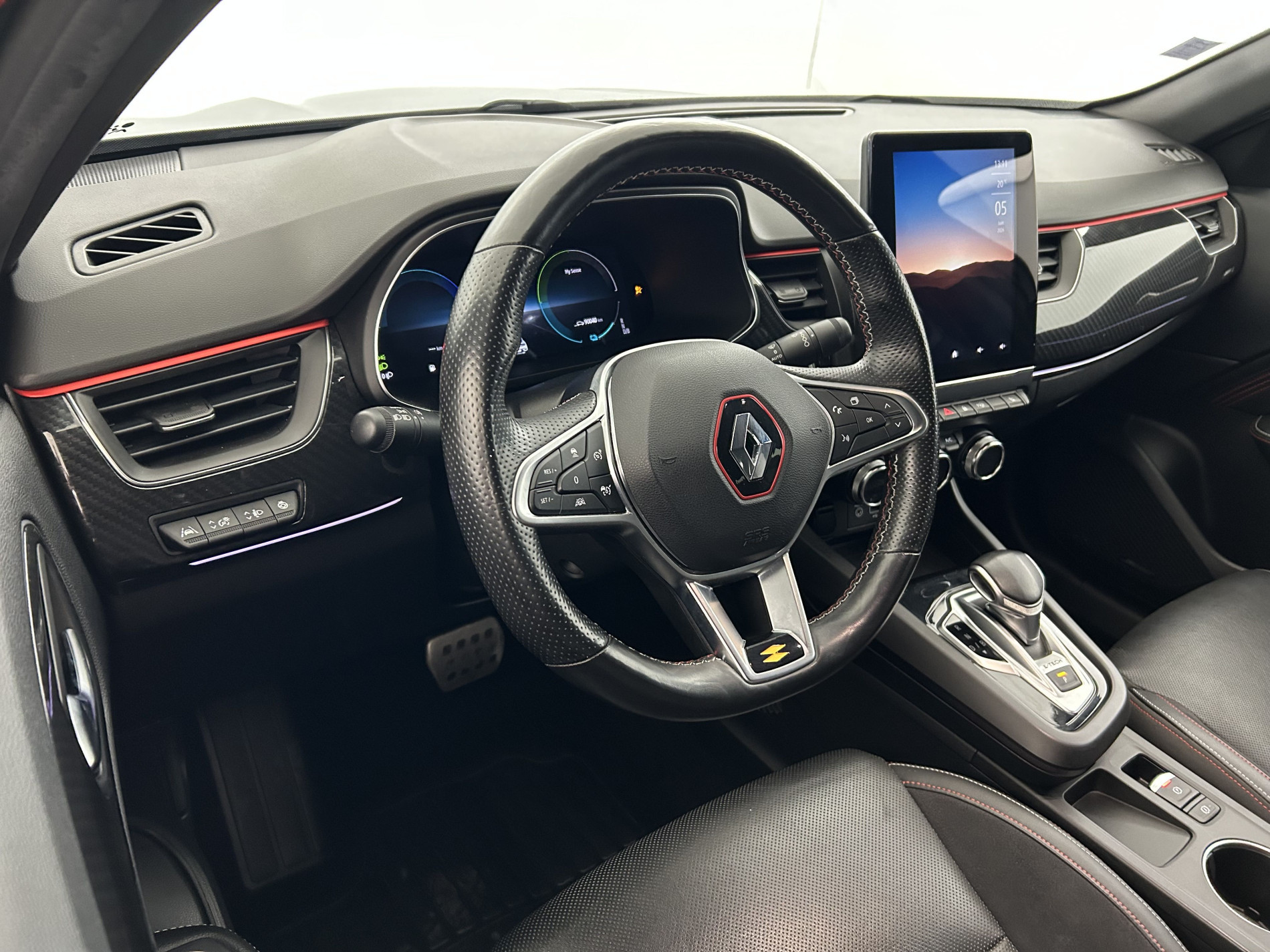 Vente en ligne Renault Arkana 1.6 E-Tech 145ch RS Line Suréquipé au prix de 17 990 €