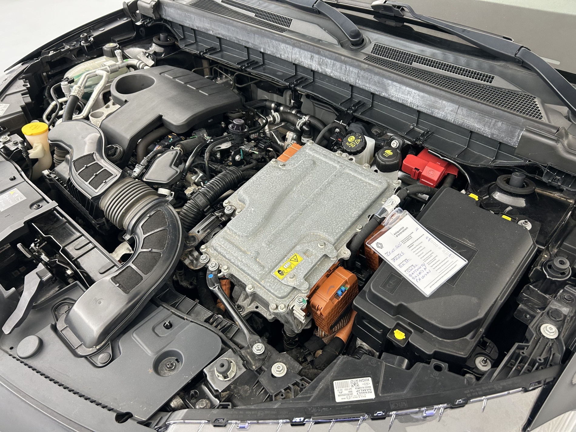 Vente en ligne Renault Arkana 1.6 E-Tech 145ch RS Line Suréquipé au prix de 17 990 €