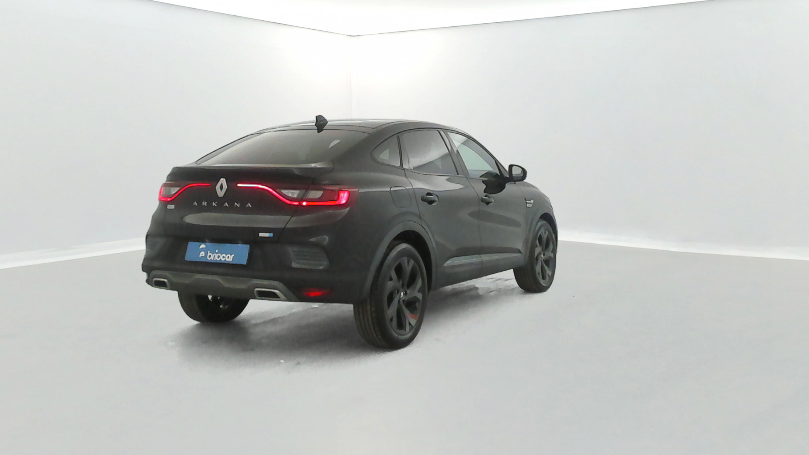 Vente en ligne Renault Arkana 1.6 E-Tech 145ch RS Line Suréquipé au prix de 17 990 €
