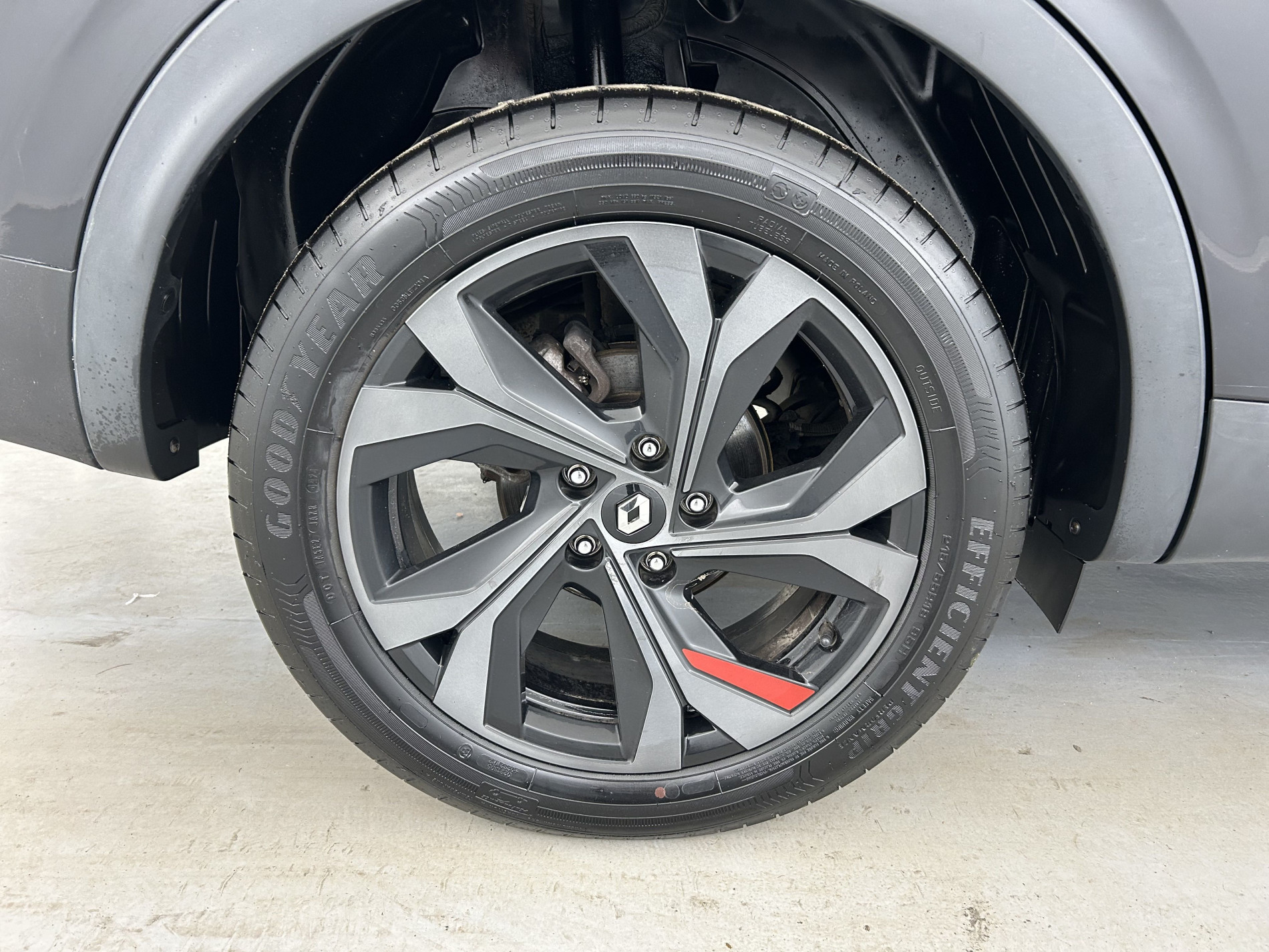 Vente en ligne Renault Arkana 1.6 E-Tech 145ch RS Line Suréquipé au prix de 17 990 €