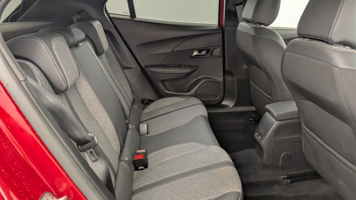 Vente en ligne Peugeot 2008 PureTech 100 S S BVM6 Allure au prix de 16 150 €