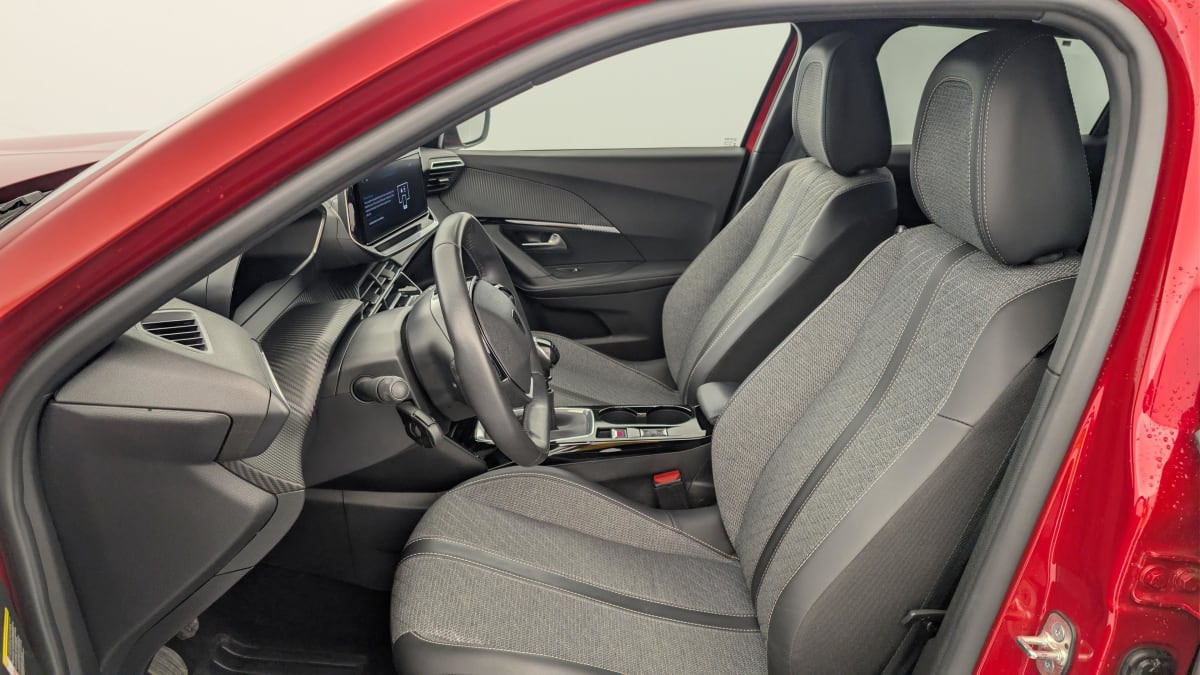 Vente en ligne Peugeot 2008 PureTech 100 S S BVM6 Allure au prix de 16 150 €