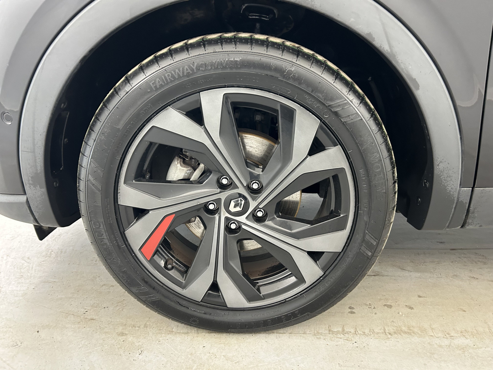 Vente en ligne Renault Arkana 1.6 E-Tech 145ch RS Line Suréquipé au prix de 17 990 €