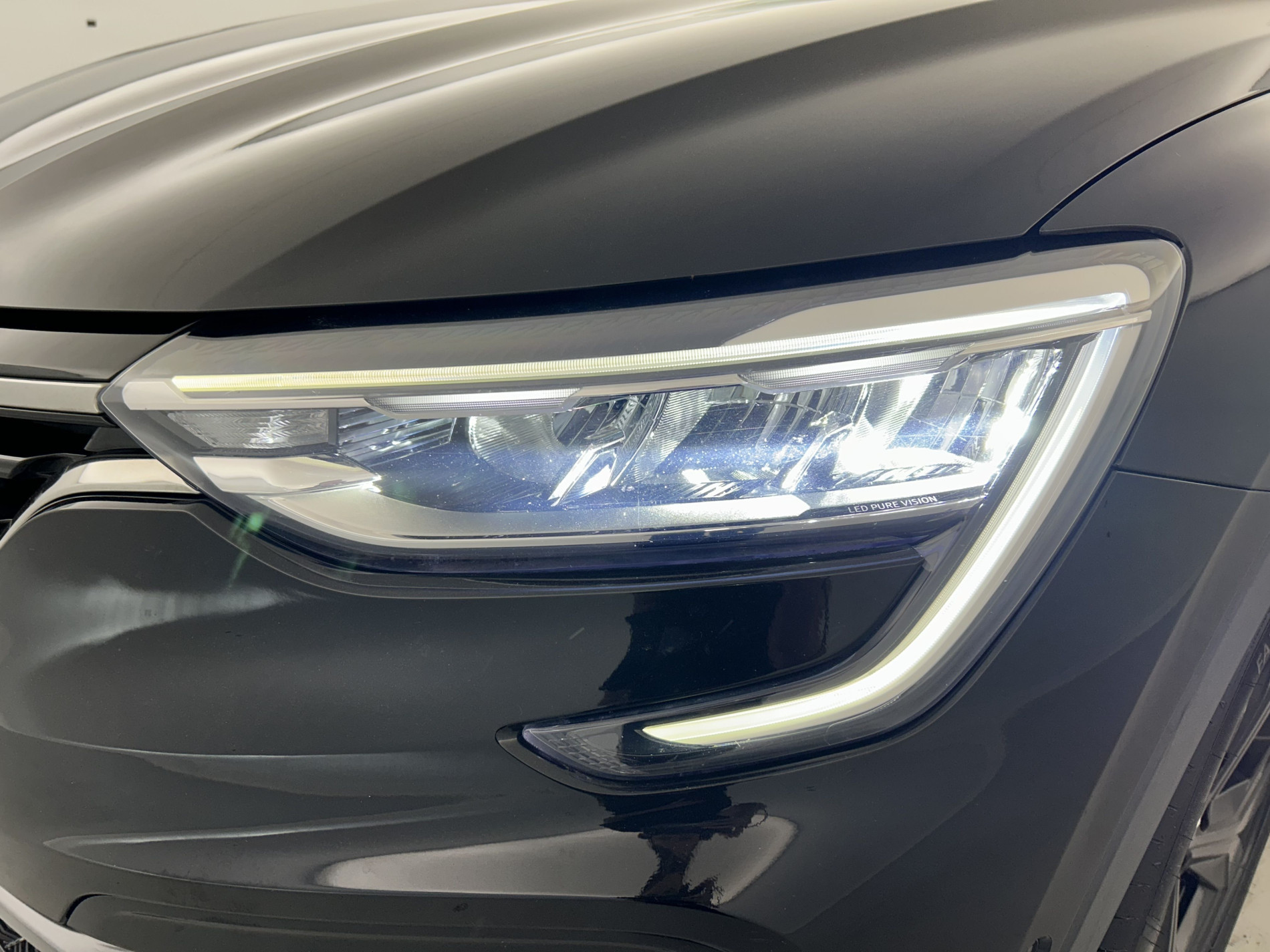 Vente en ligne Renault Arkana 1.6 E-Tech 145ch RS Line Suréquipé au prix de 17 990 €