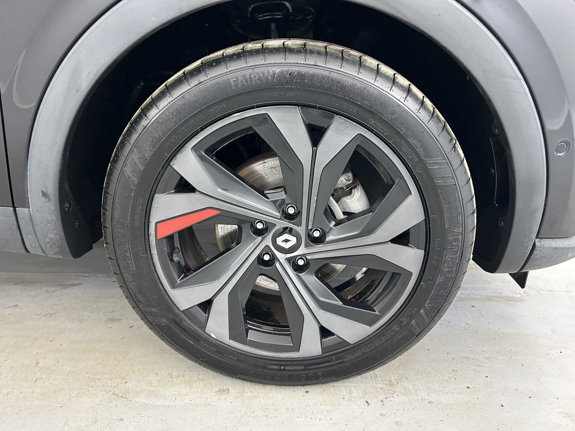 Vente en ligne Renault Arkana 1.6 E-Tech 145ch RS Line Suréquipé au prix de 17 990 €