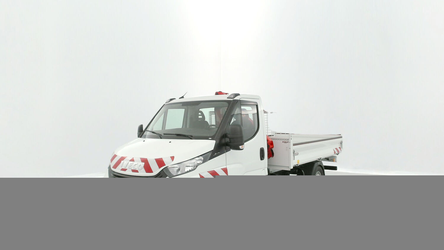 Iveco Daily DAILY 35S14H 3750 2.3 136ch Benne Alu JPM + Grue PK 2900 occasion de 2025 en vente à Rennes