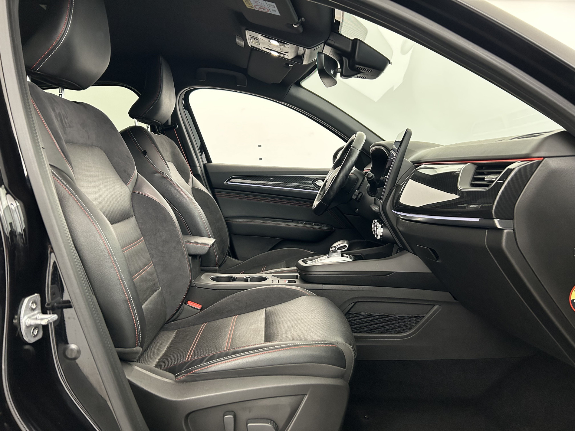 Vente en ligne Renault Arkana 1.6 E-Tech 145ch RS Line Suréquipé au prix de 17 990 €