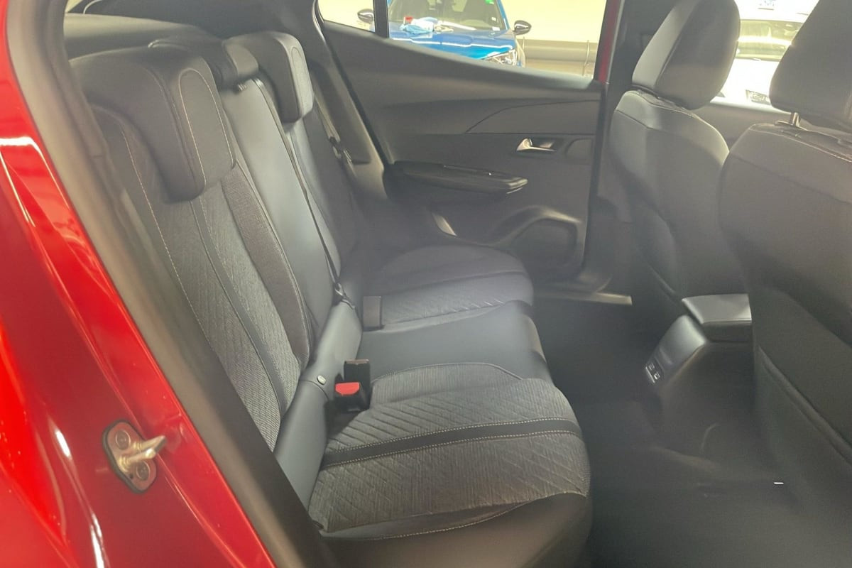 Vente en ligne Peugeot 2008 PureTech 100 S S BVM6 Allure au prix de 18 210 €