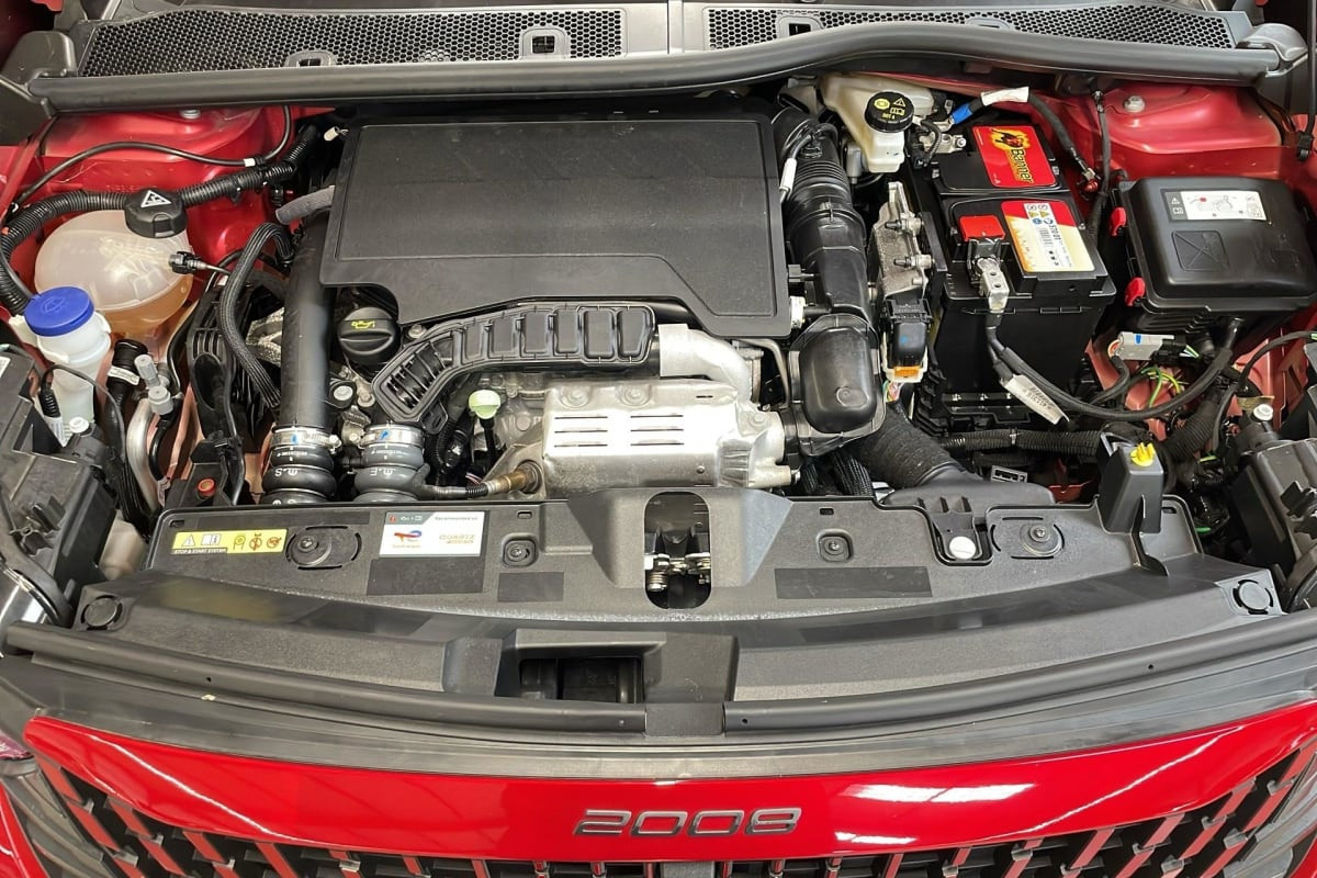 Vente en ligne Peugeot 2008 PureTech 100 S S BVM6 Allure au prix de 18 210 €
