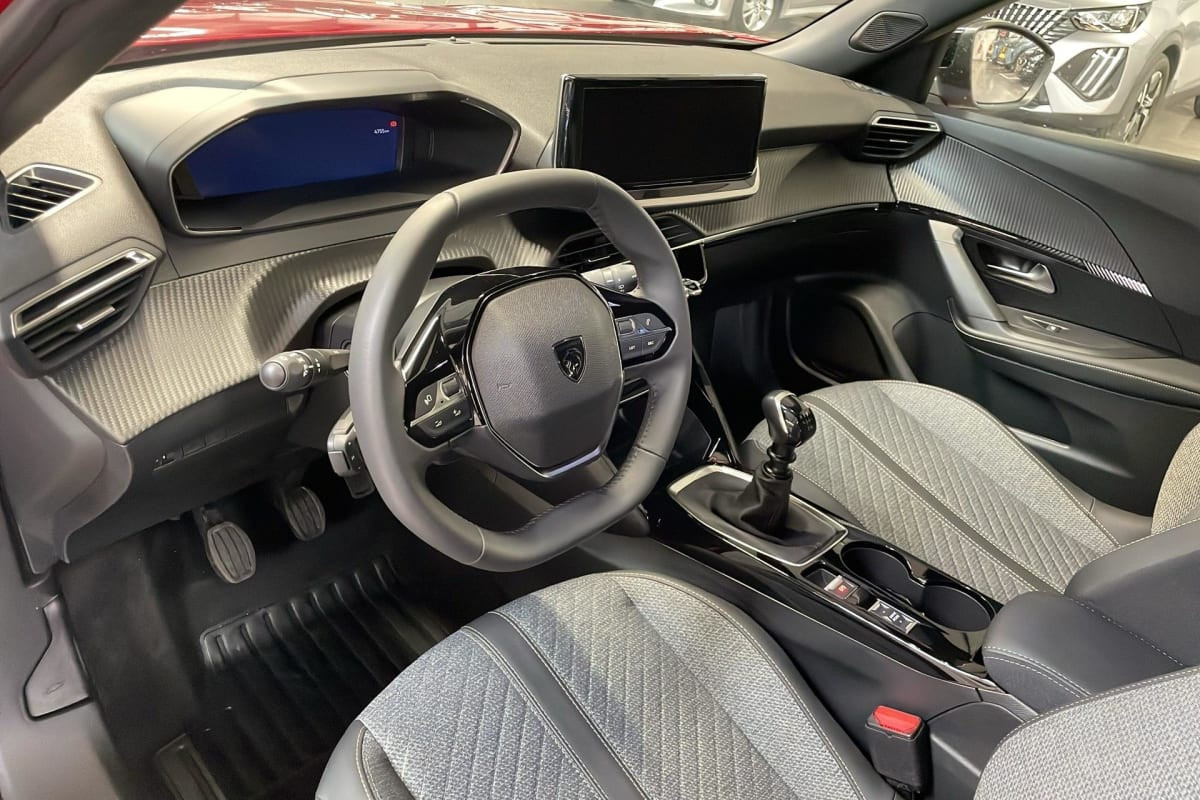 Vente en ligne Peugeot 2008 PureTech 100 S S BVM6 Allure au prix de 18 210 €