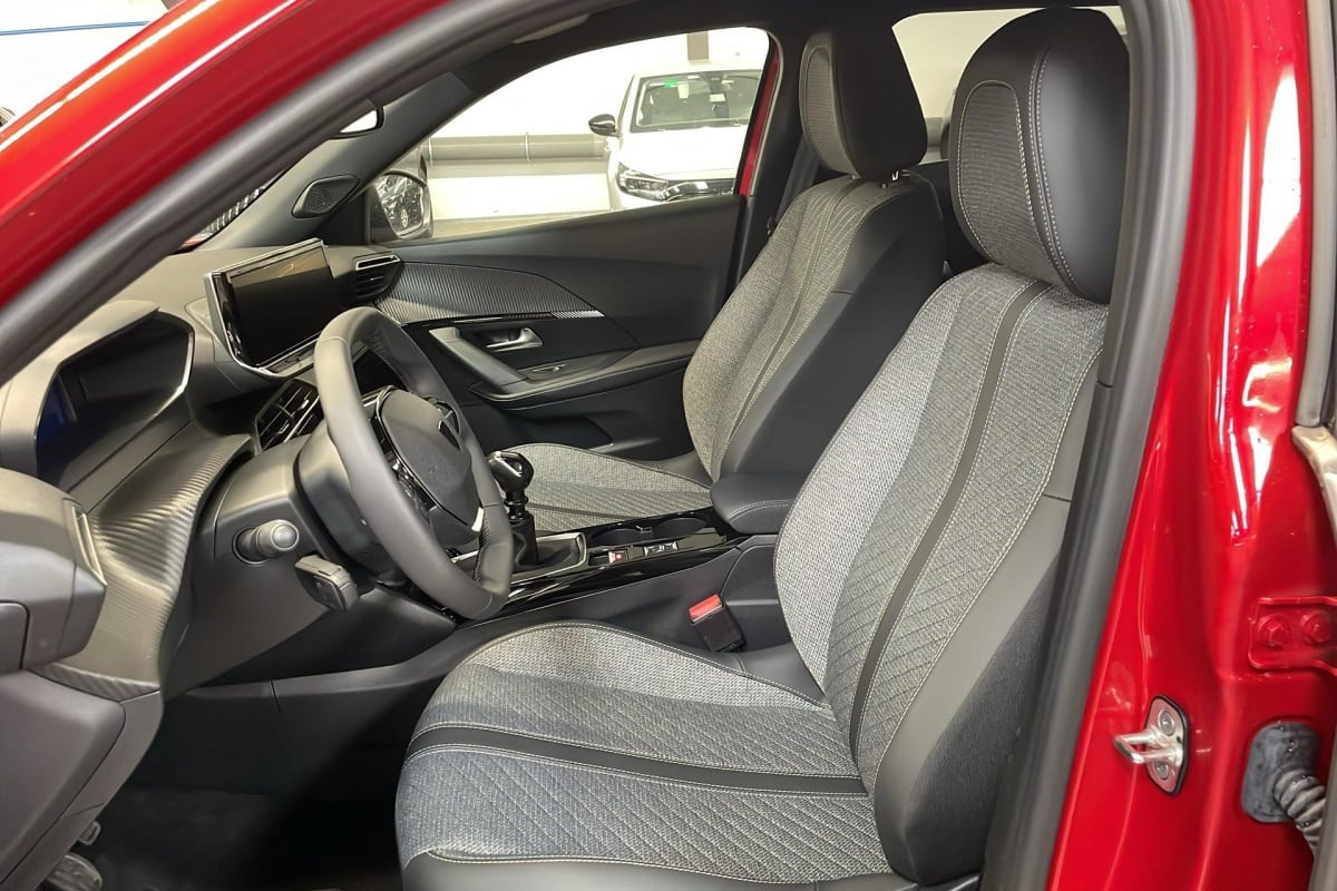 Vente en ligne Peugeot 2008 PureTech 100 S S BVM6 Allure au prix de 18 210 €