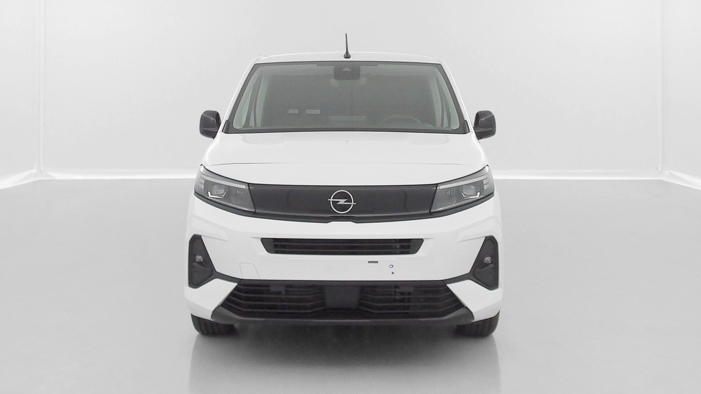 Vente en ligne Opel Combo Cargo COMBO CARGO M 650kg 1.5 BlueHDi 100ch au prix de 23 000 €
