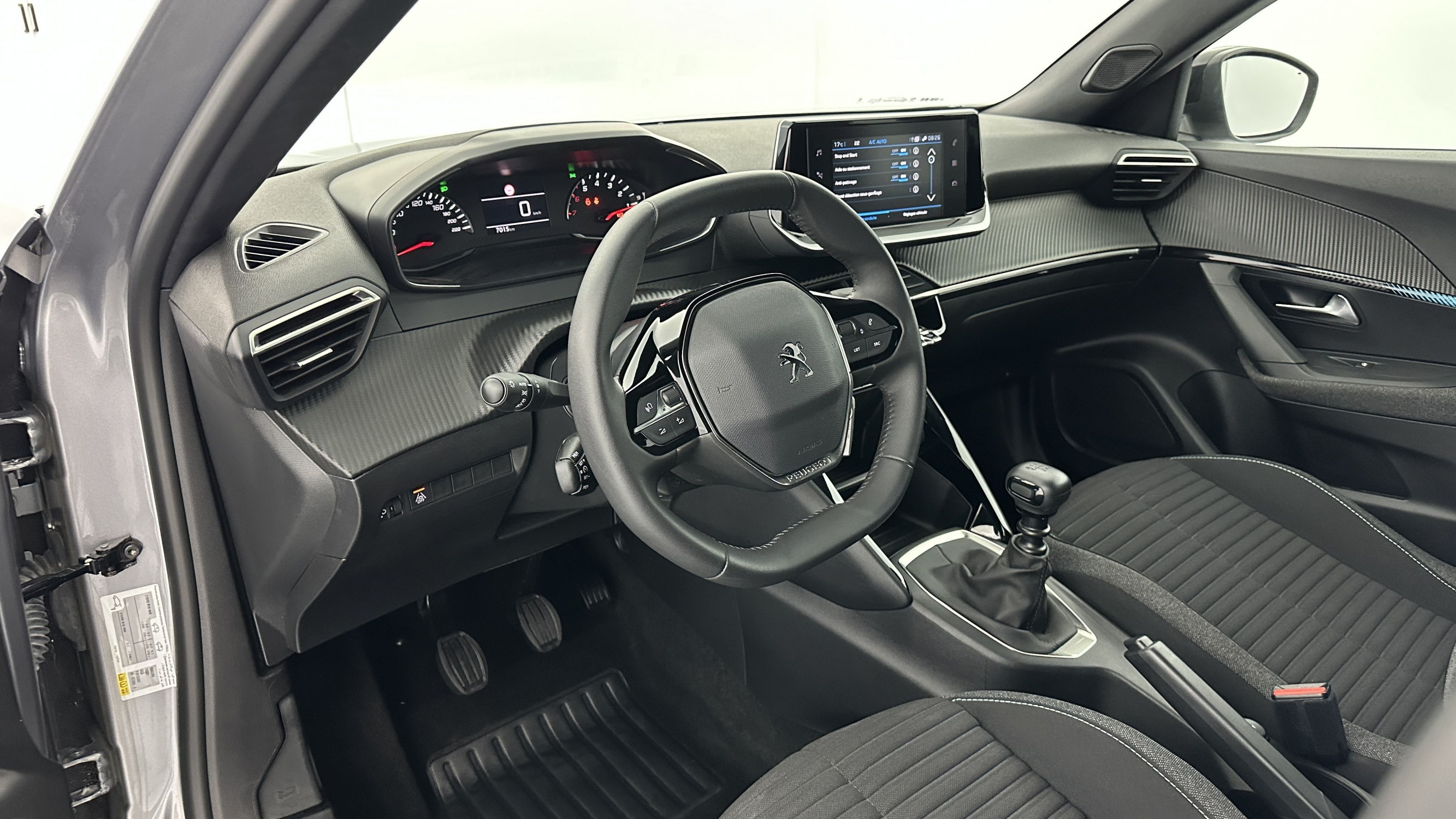 Vente en ligne Peugeot 2008 2008 1.2 PureTech 100ch Style au prix de 18 200 €