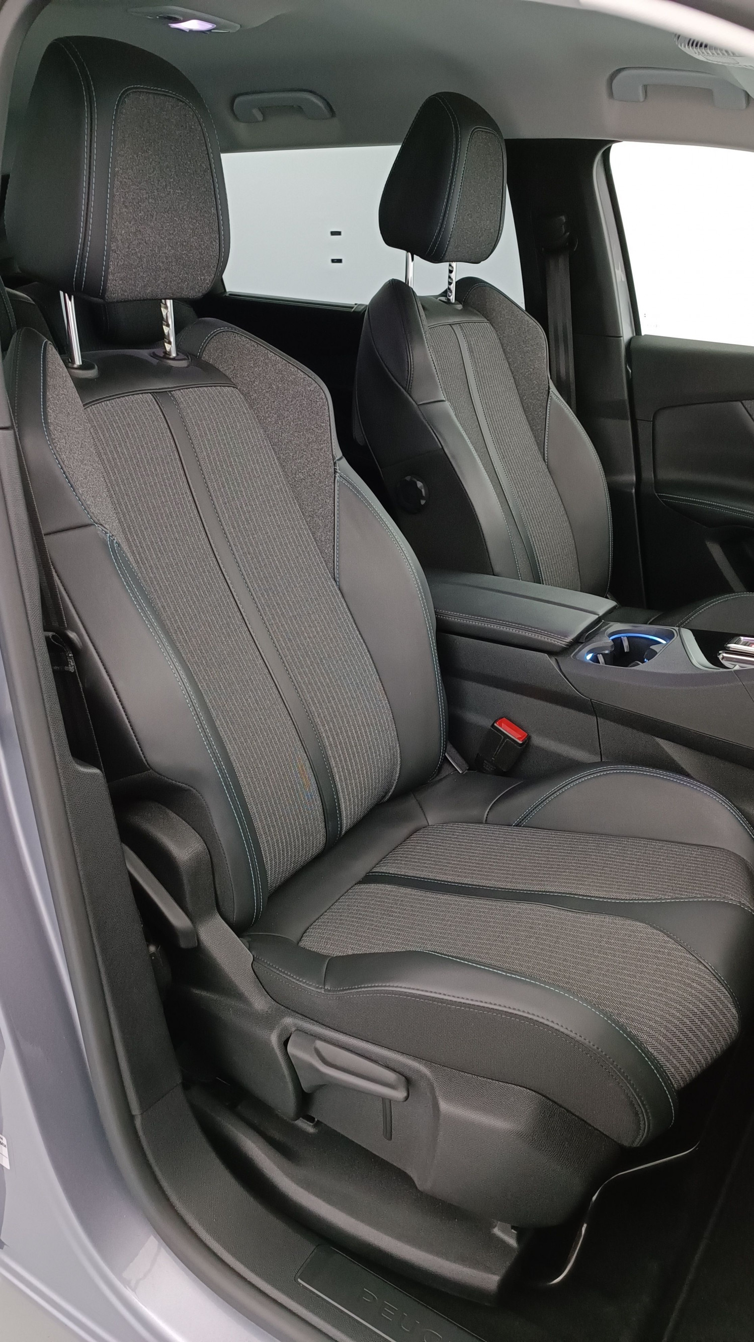 Vente en ligne Peugeot 5008 5008 III 1.5 BlueHDi 130ch Allure Pack EAT8 au prix de 29 110 €