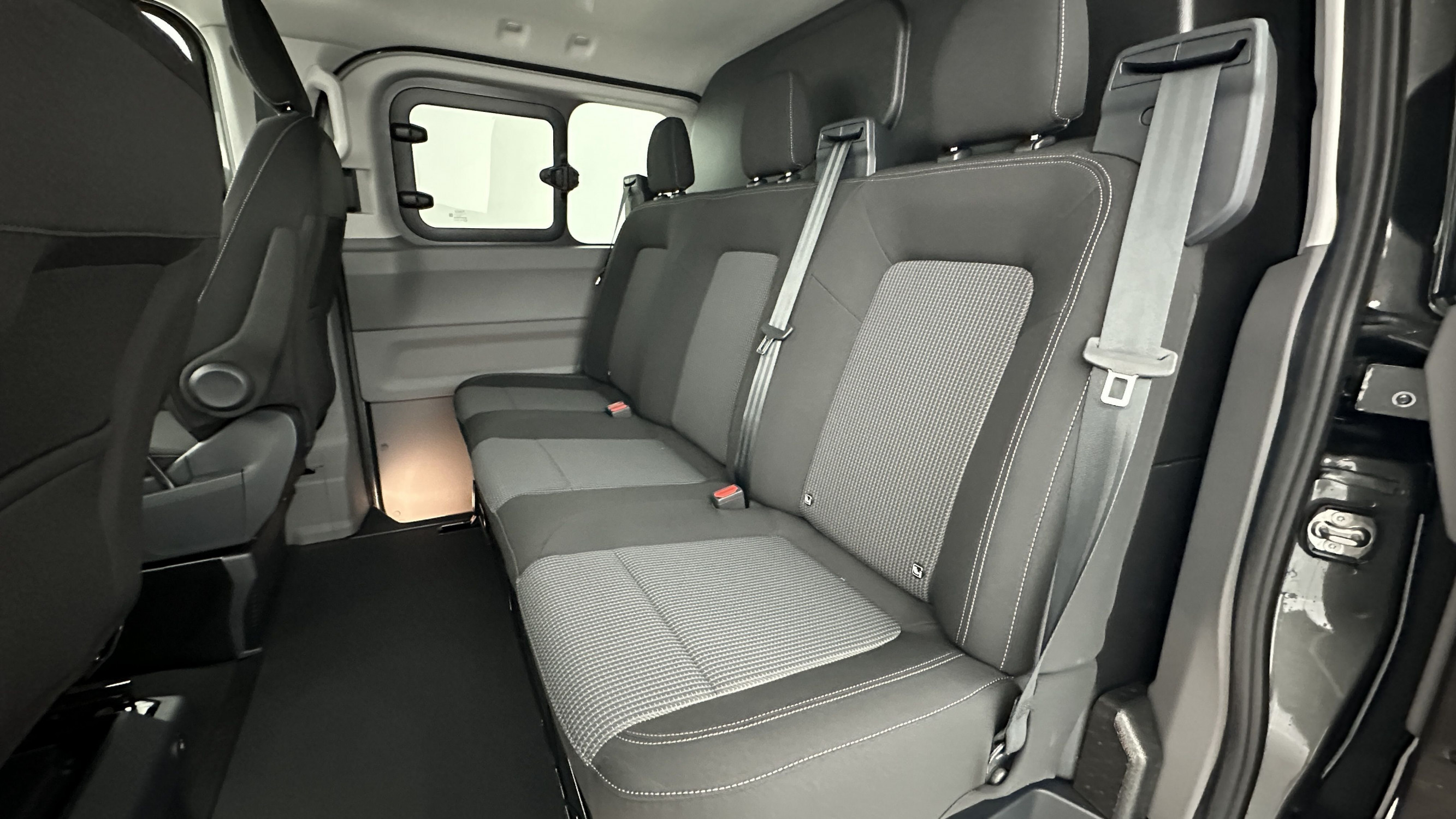 Vente en ligne Volkswagen Transporter TRANSPORTER PROCAB T7 L1H1 2.0 TDI 170ch Business BVA8 au prix de 50 960 €