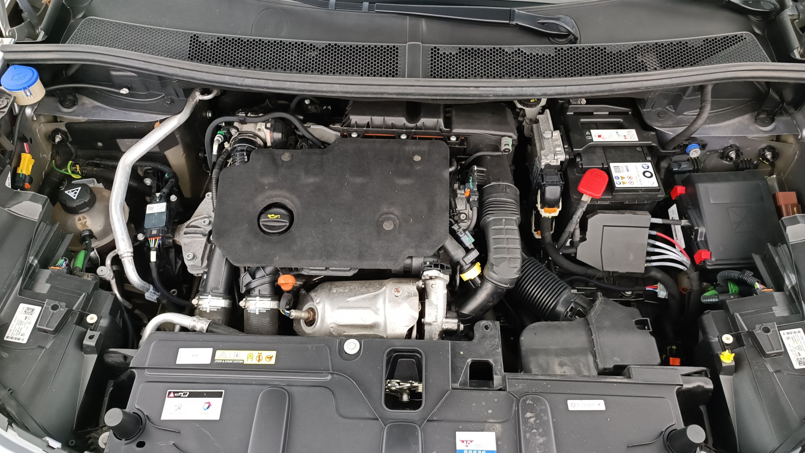 Vente en ligne Peugeot 5008 5008 III 1.5 BlueHDi 130ch Allure Pack EAT8 au prix de 29 110 €