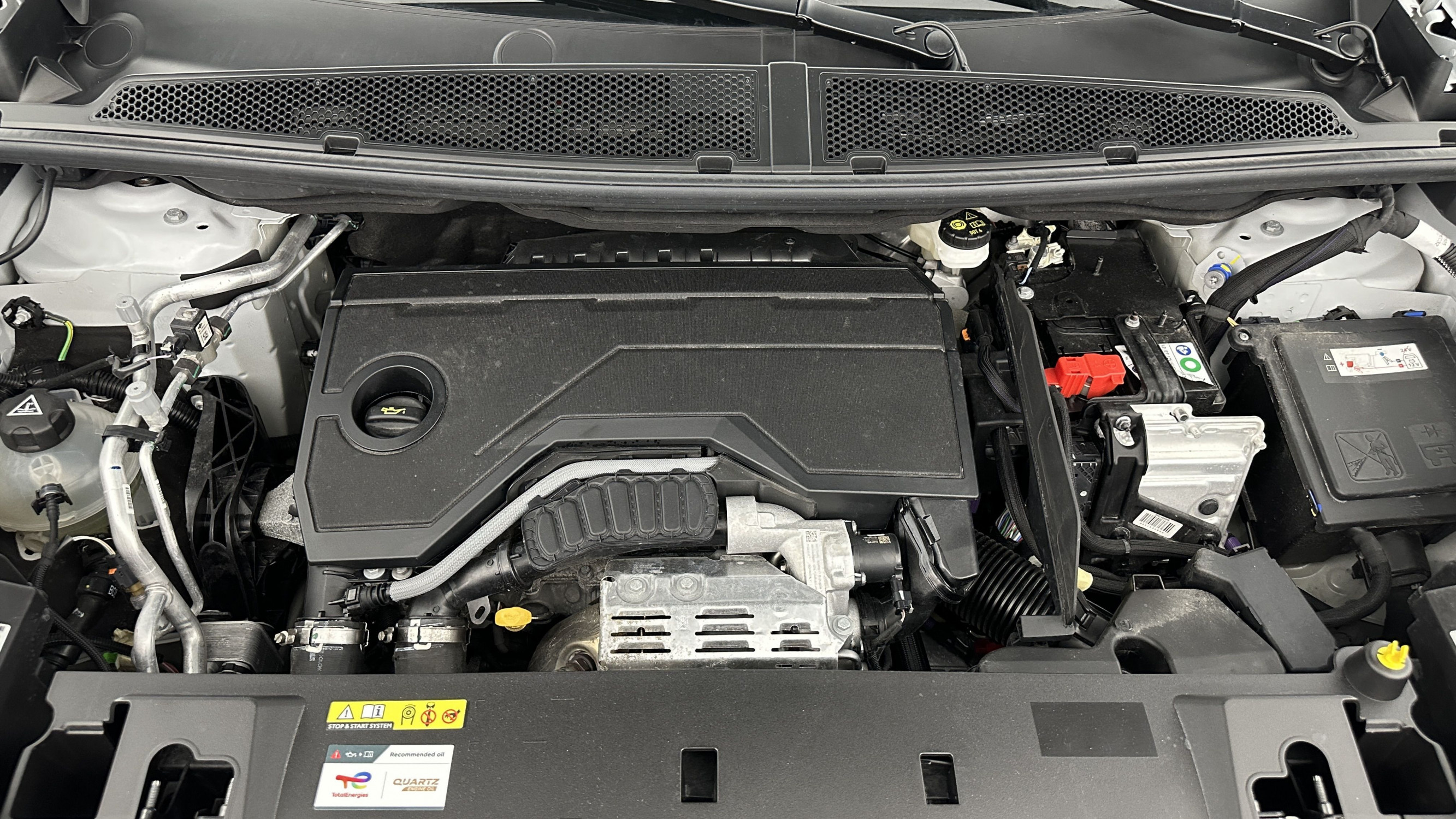 Vente en ligne Peugeot 3008 3008 1.2 Hybrid 136ch Allure e-DCS6 au prix de 28 900 €