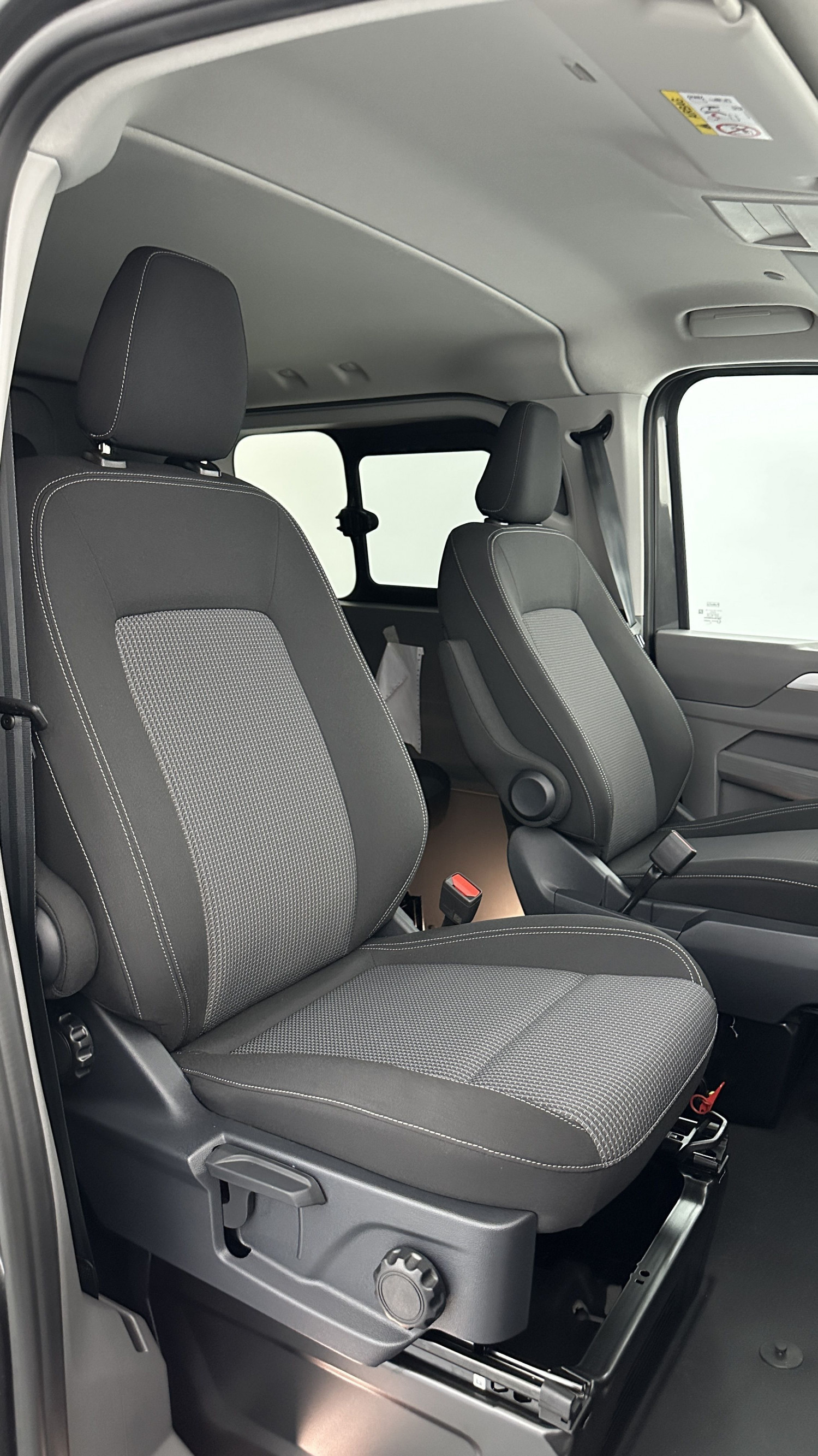 Vente en ligne Volkswagen Transporter TRANSPORTER PROCAB T7 L1H1 2.0 TDI 170ch Business BVA8 au prix de 50 960 €
