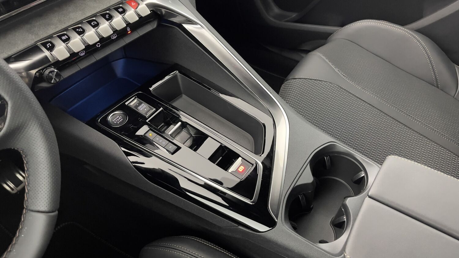 Vente en ligne Peugeot 5008 5008 III 1.2 PureTech 130ch GT EAT8 au prix de 31 900 €