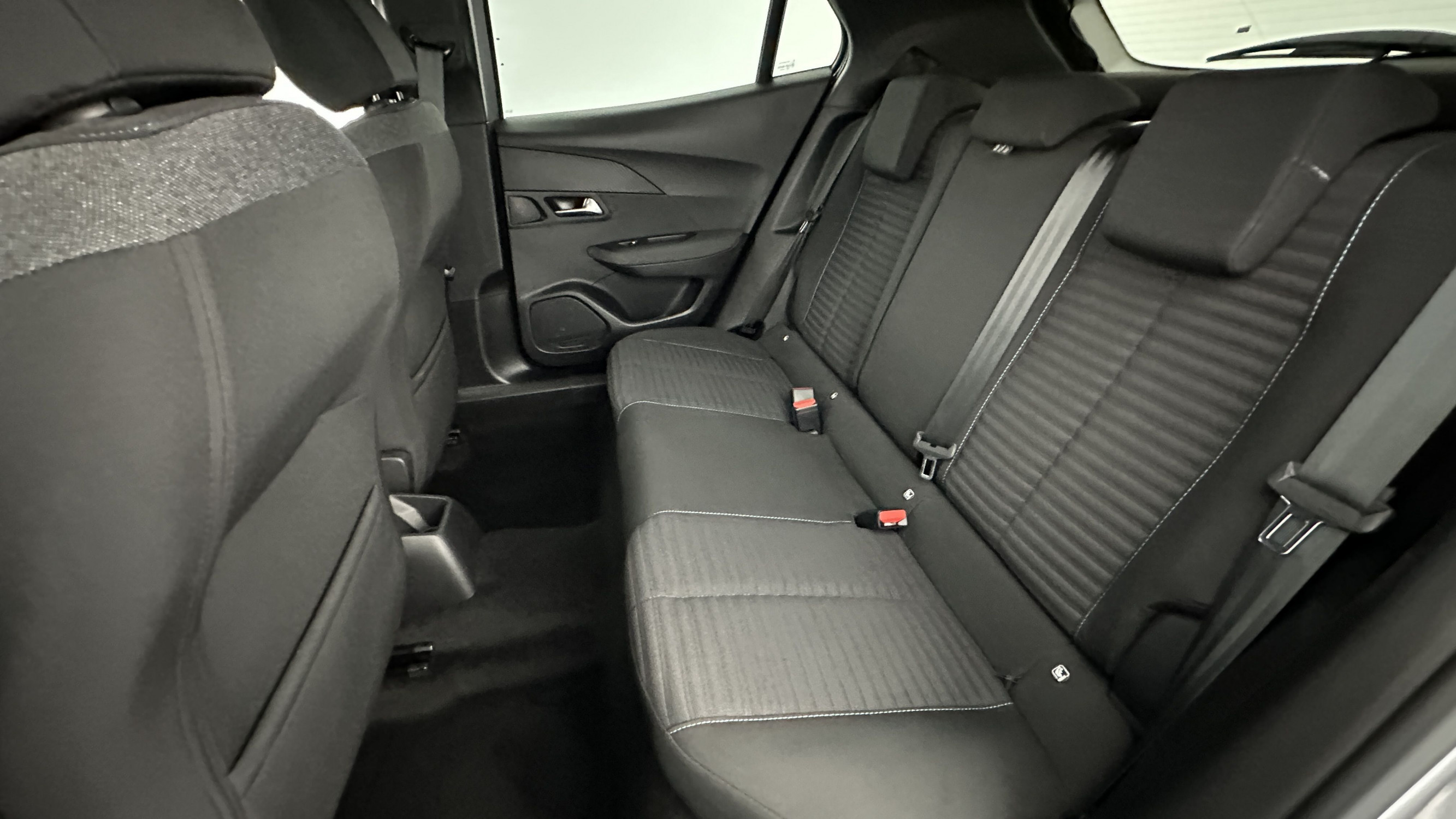 Vente en ligne Peugeot 2008 2008 1.2 PureTech 100ch Style au prix de 18 200 €