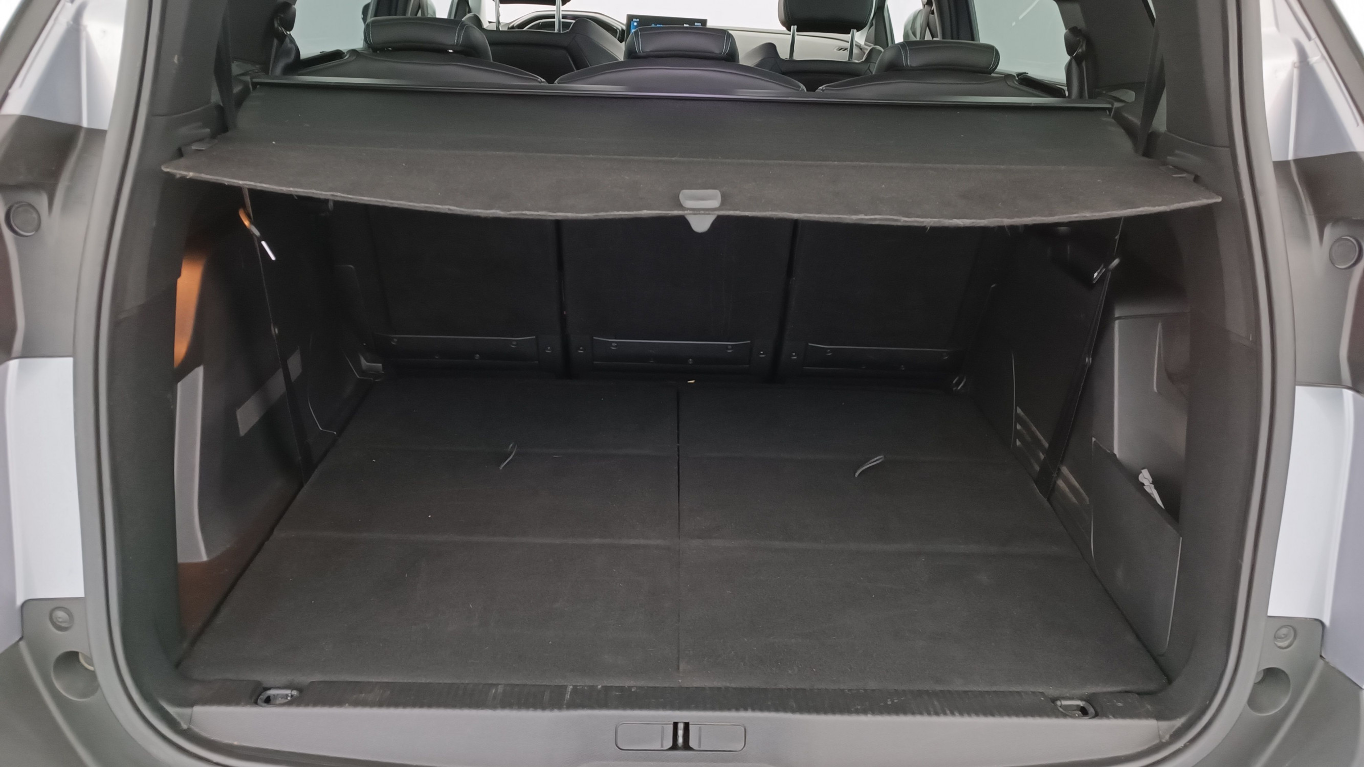 Vente en ligne Peugeot 5008 5008 III 1.5 BlueHDi 130ch Allure Pack EAT8 au prix de 29 110 €