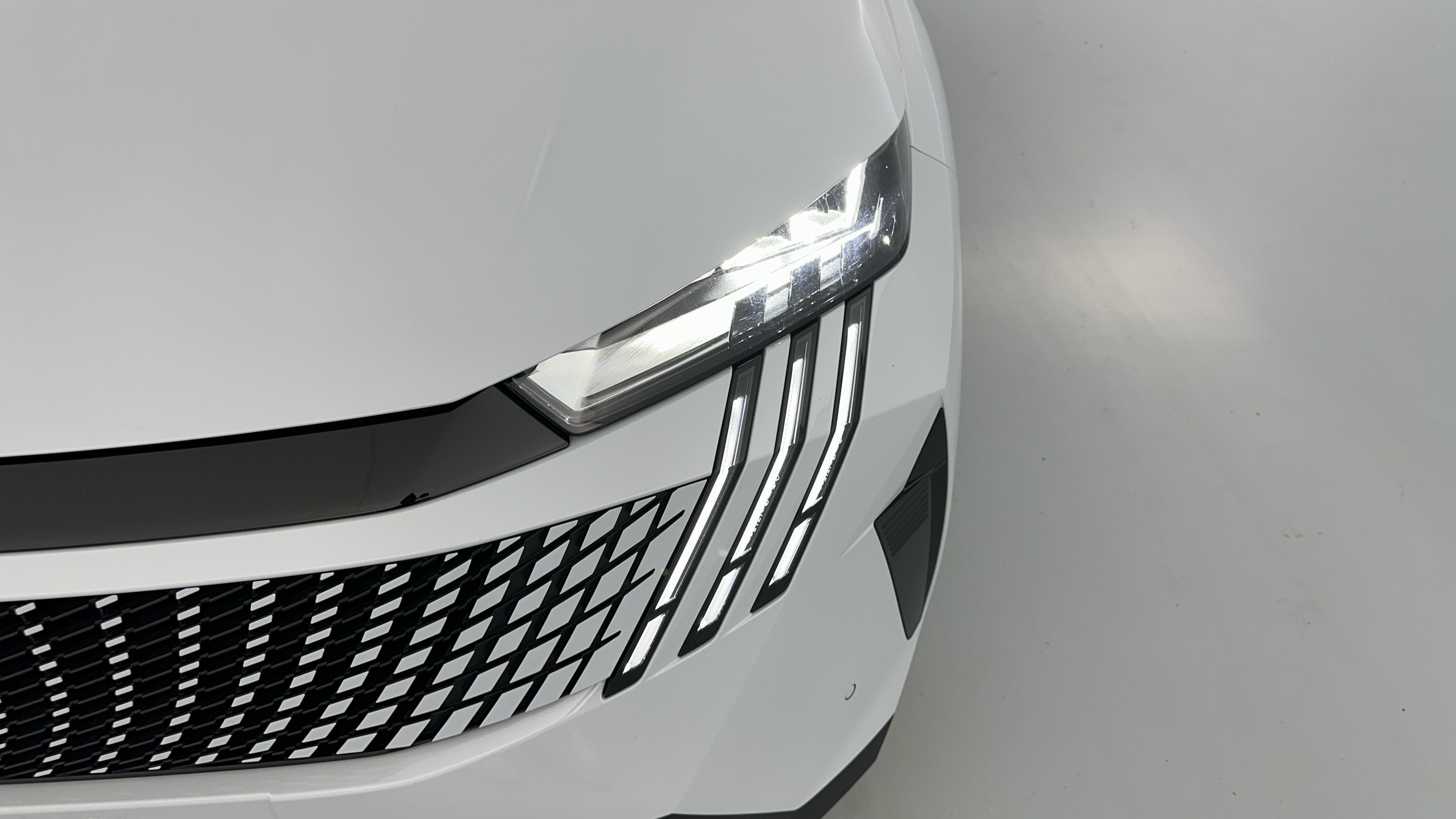 Vente en ligne Peugeot 3008 3008 1.2 Hybrid 136ch Allure e-DCS6 au prix de 28 900 €