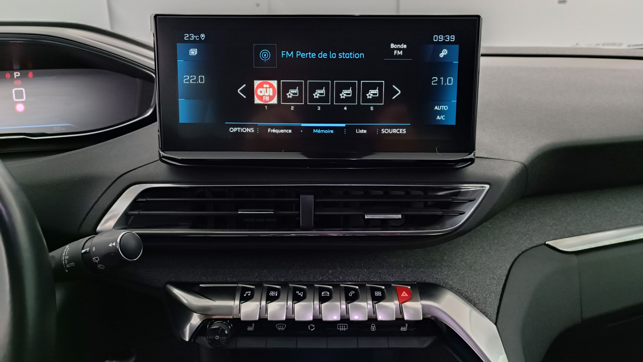 Vente en ligne Peugeot 5008 5008 III 1.5 BlueHDi 130ch Allure Pack EAT8 au prix de 29 110 €