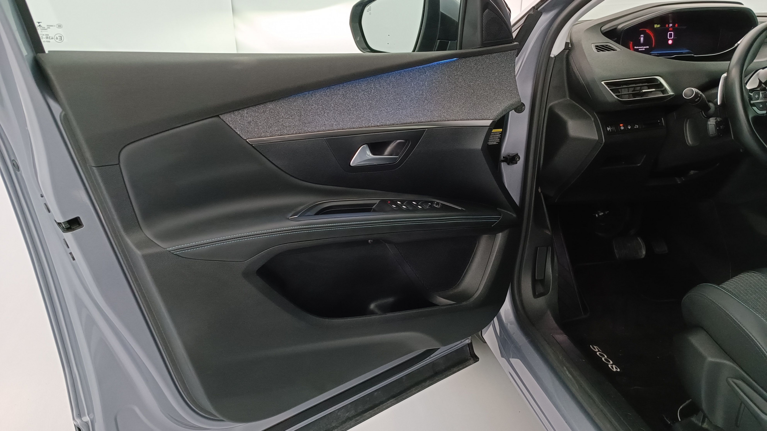 Vente en ligne Peugeot 5008 5008 III 1.5 BlueHDi 130ch Allure Pack EAT8 au prix de 29 110 €