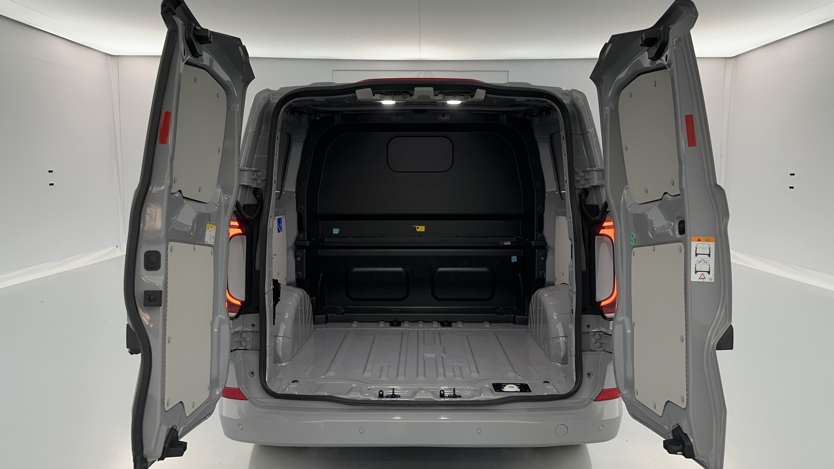 Vente en ligne Volkswagen Transporter TRANSPORTER PROCAB T7 L1H1 2.0 TDI 170ch Business BVA8 au prix de 49 880 €