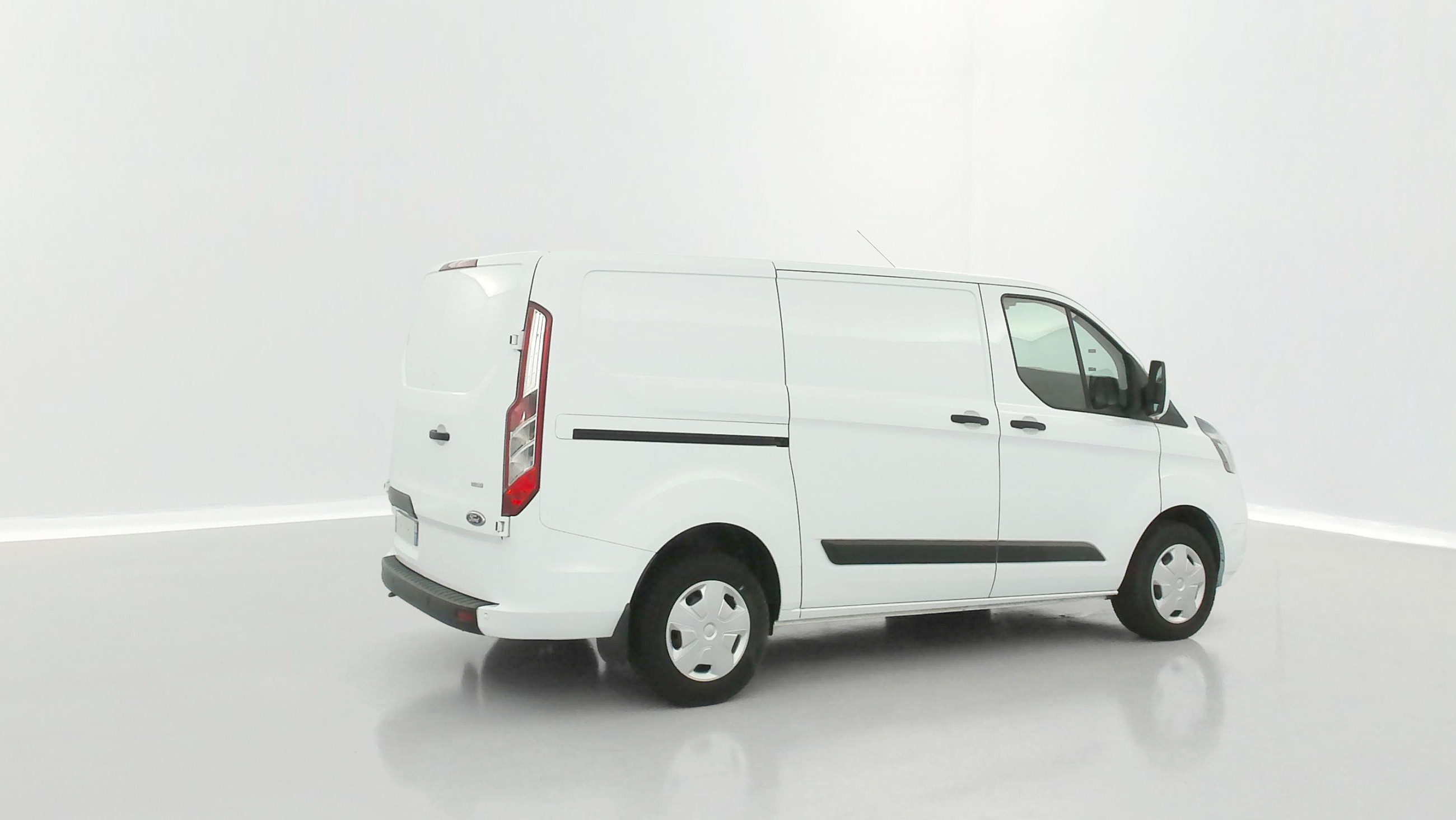 Vente en ligne Ford Transit Custom TRANSIT CUSTOM 280 L1H1 2.0 Ecoblue 105ch Trend Business au prix de 17 480 €