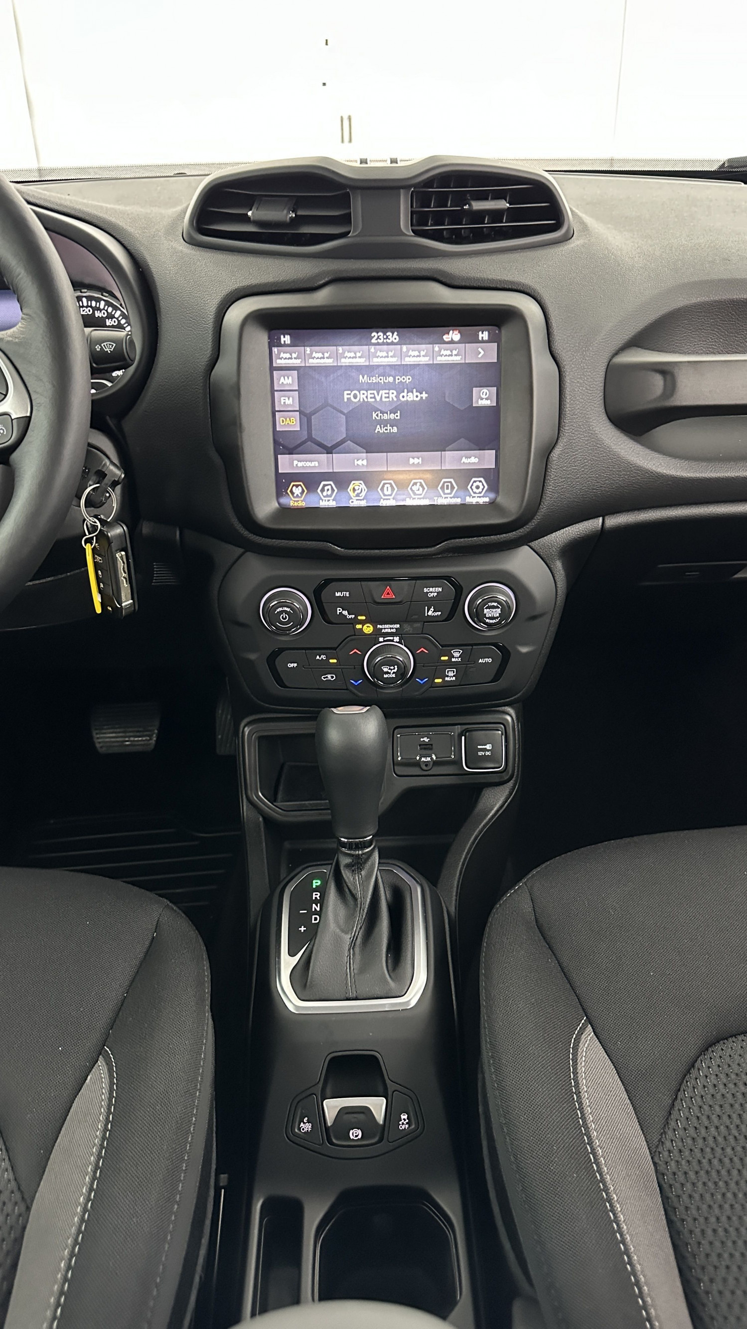 Vente en ligne Jeep Renegade RENEGADE 1.5 Turbo T4 130ch Limited e-Hybrid BVR7 au prix de 25 900 €