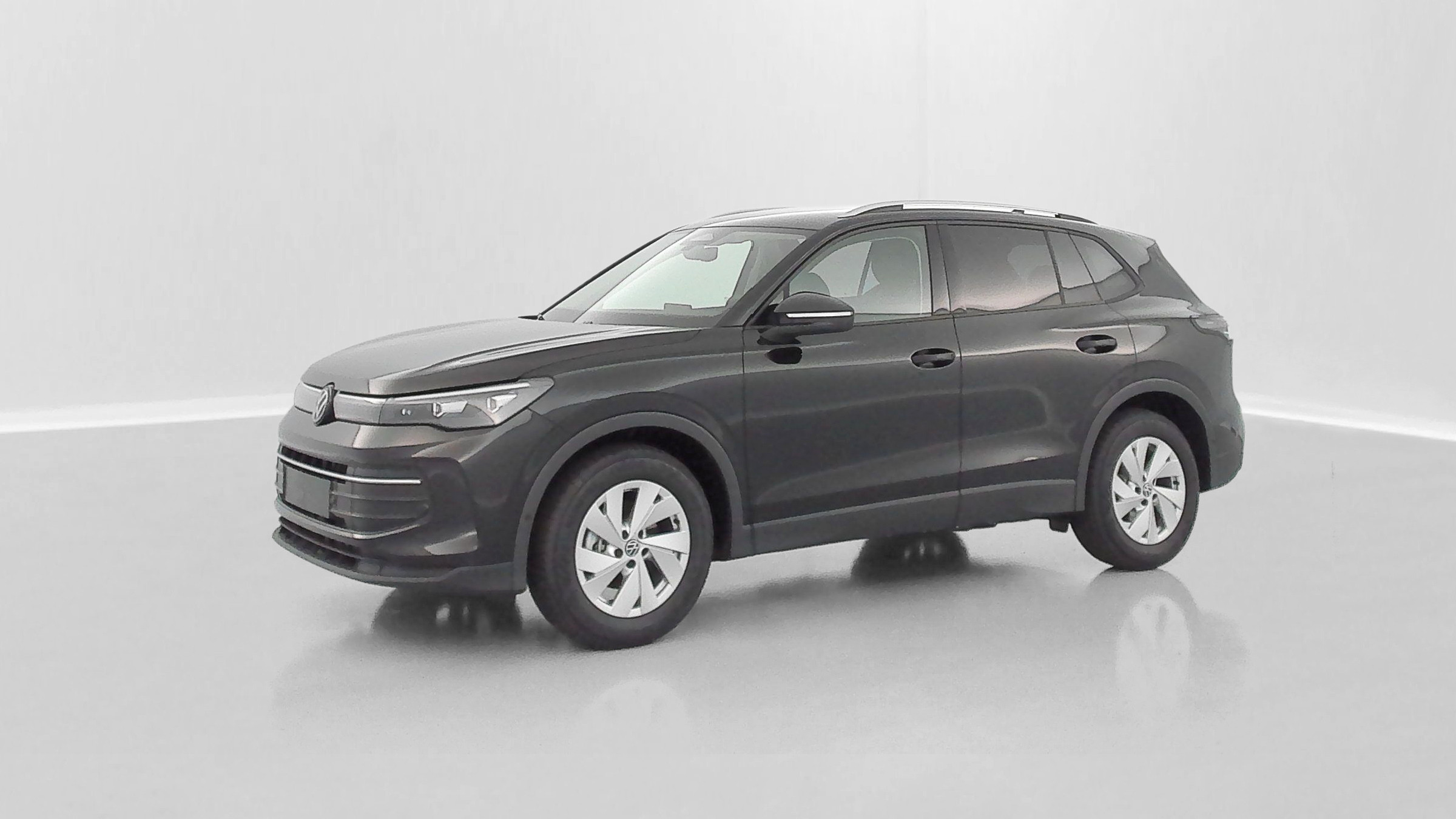 Vente en ligne Volkswagen Tiguan TIGUAN III 1.5 eTSI 150ch Life Plus DSG7 au prix de 37 900 €