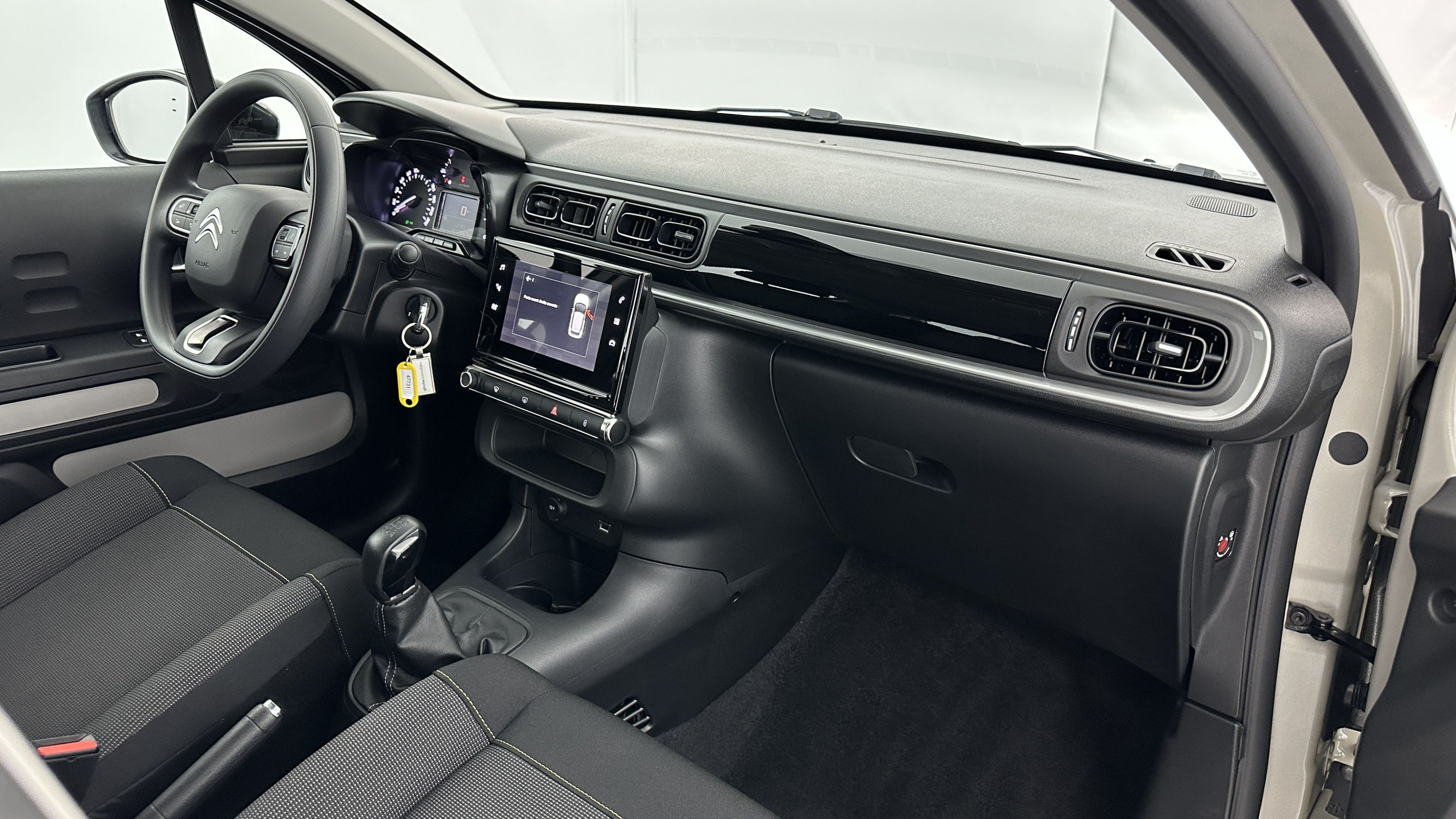 Vente en ligne Citroën C3 C3 1.2 PureTech 83ch Feel Pack au prix de 19 520 €