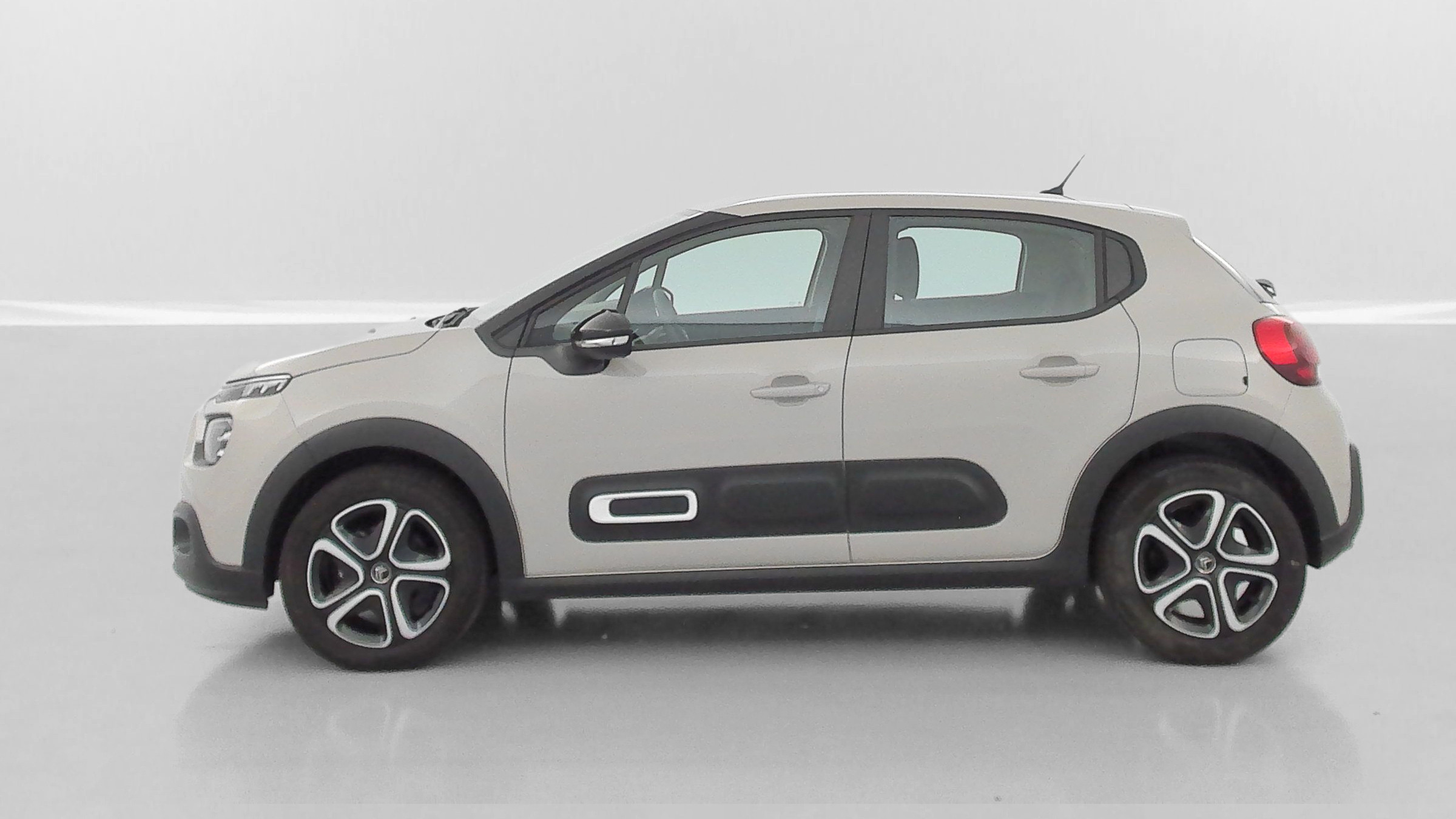 Vente en ligne Citroën C3 C3 1.2 PureTech 83ch Feel Pack au prix de 19 520 €