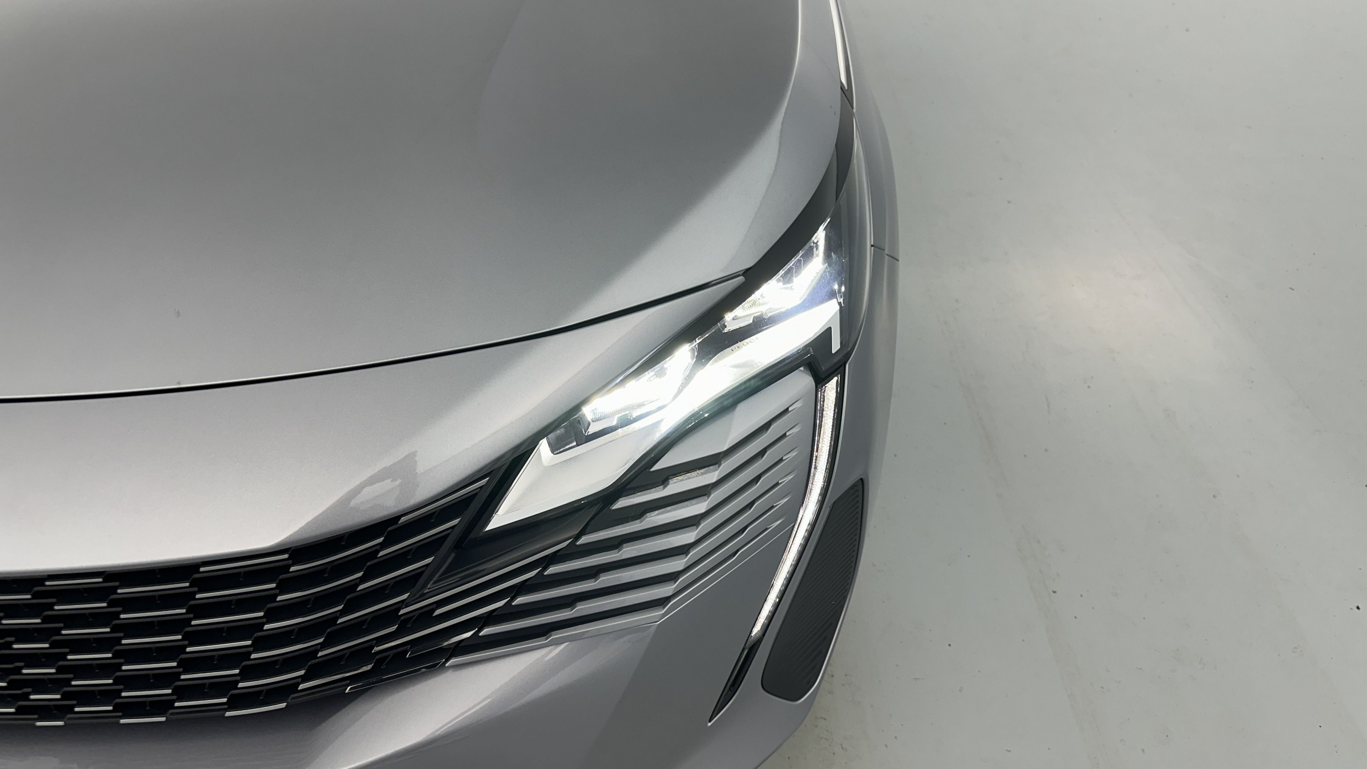 Vente en ligne Peugeot 5008 5008 III 1.2 PureTech 130ch Active Pack au prix de 28 900 €
