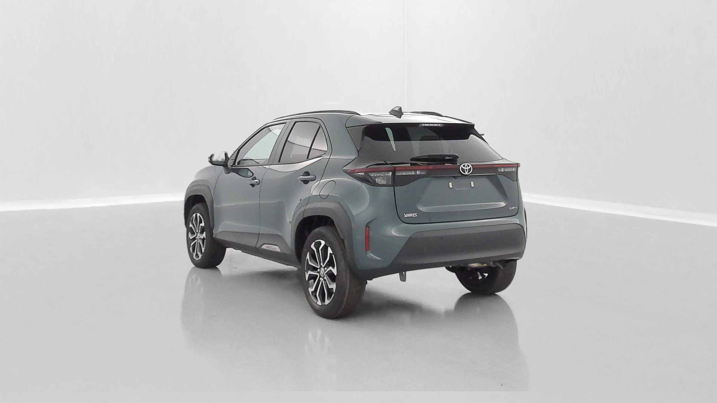 Vente en ligne Toyota Yaris Cross YARIS CROSS 1.5 Hybride 130h Design e-CVT au prix de 28 900 €