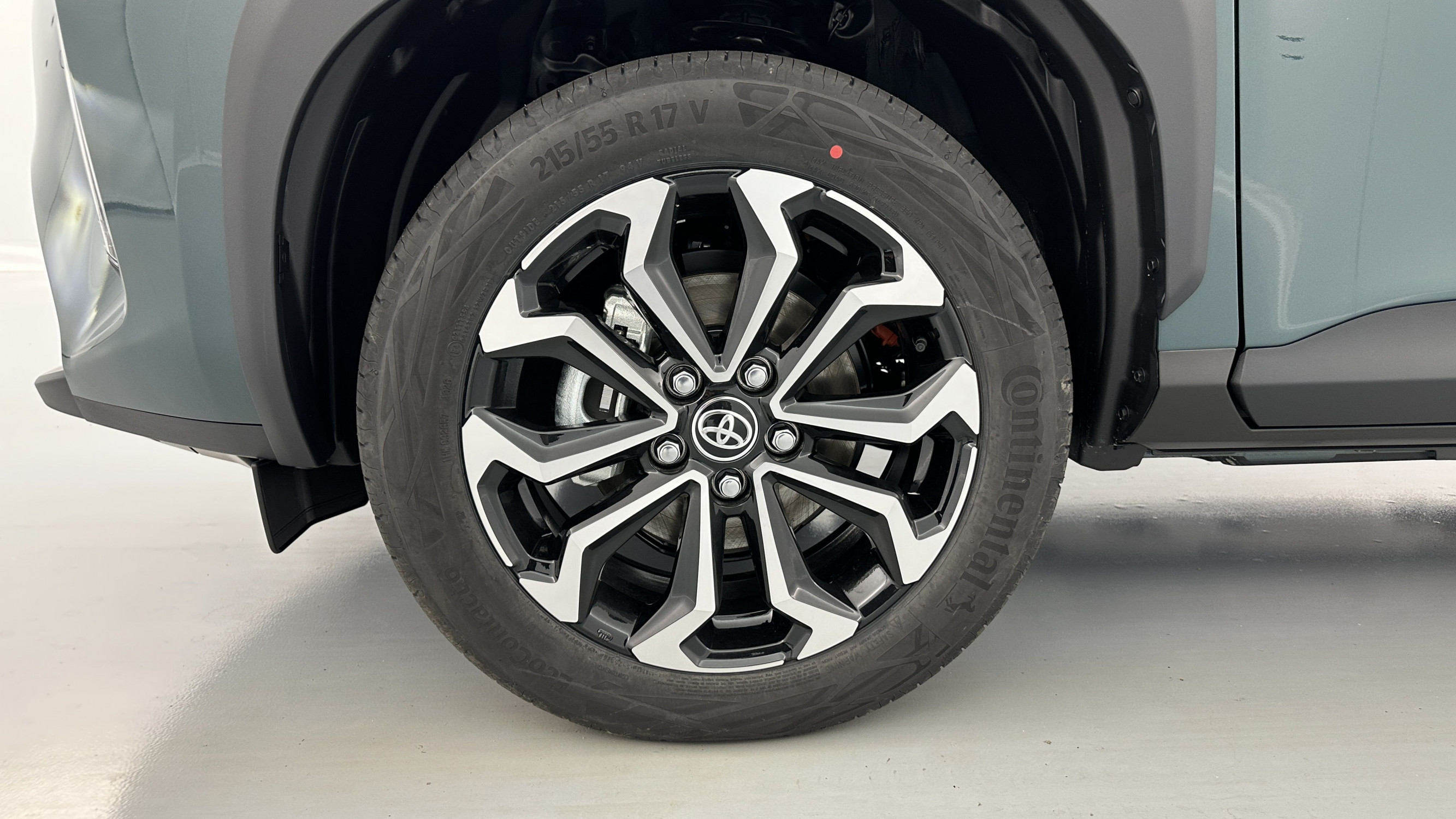 Vente en ligne Toyota Yaris Cross YARIS CROSS 1.5 Hybride 130h Design e-CVT au prix de 28 900 €