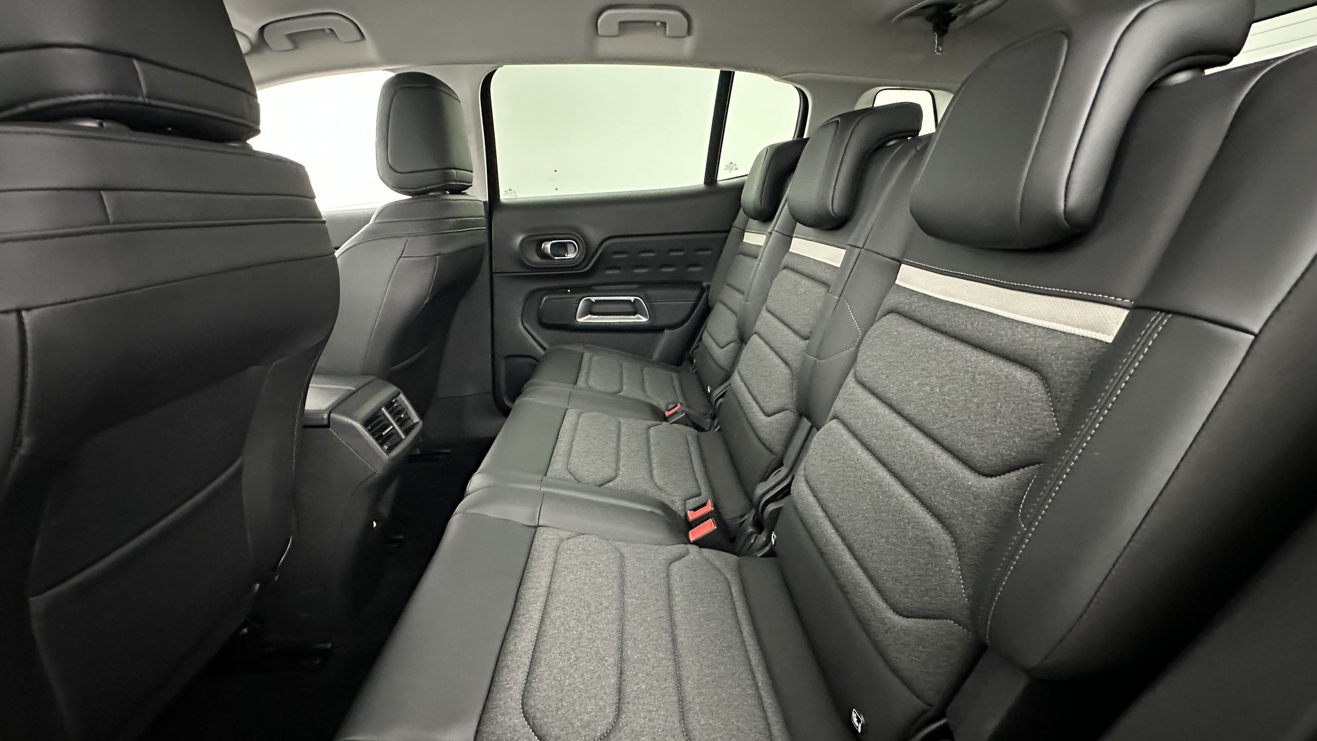 Vente en ligne Citroën C5 Aircross C5 AIRCROSS 1.2 Hybride 145ch Max e-DCS6 au prix de 27 910 €