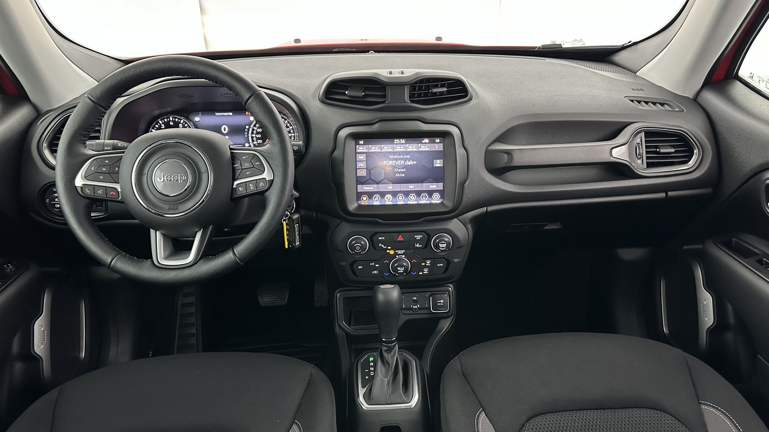 Vente en ligne Jeep Renegade RENEGADE 1.5 Turbo T4 130ch Limited e-Hybrid BVR7 au prix de 25 900 €