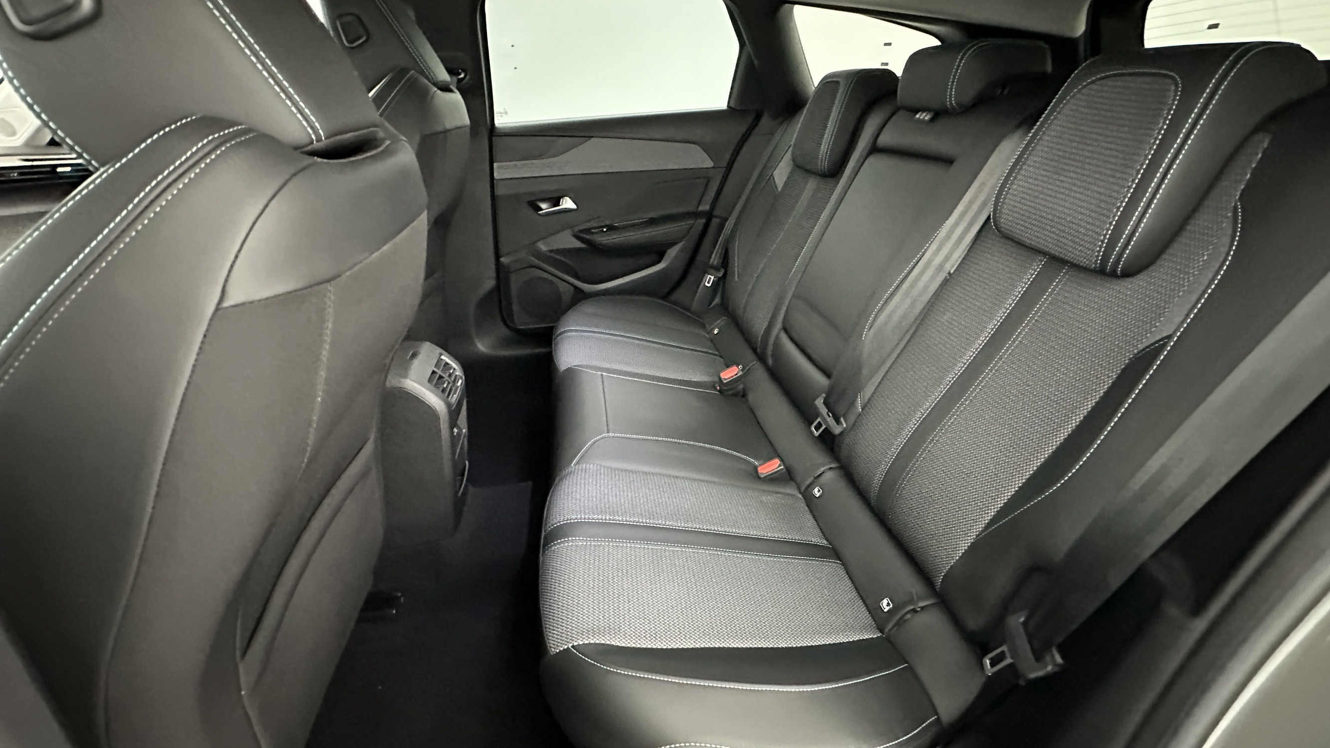 Vente en ligne Peugeot 308 SW 308 SW 1.2 PureTech 130ch Allure au prix de 21 910 €
