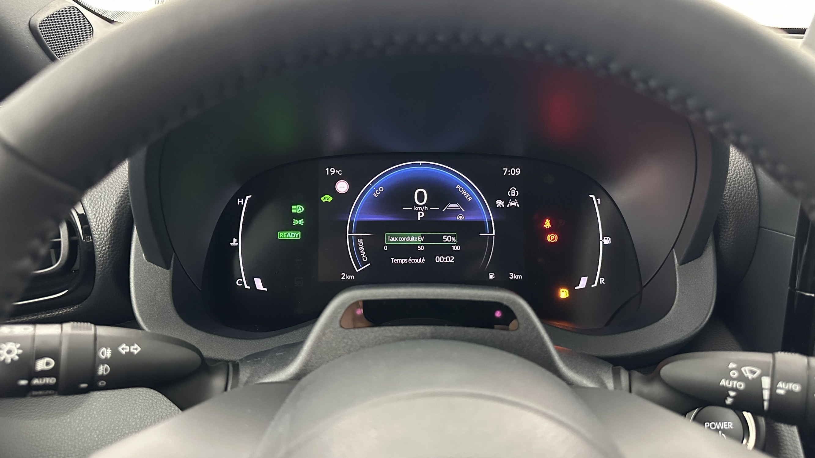 Vente en ligne Toyota Yaris Cross YARIS CROSS 1.5 Hybride 130h Design e-CVT au prix de 28 900 €