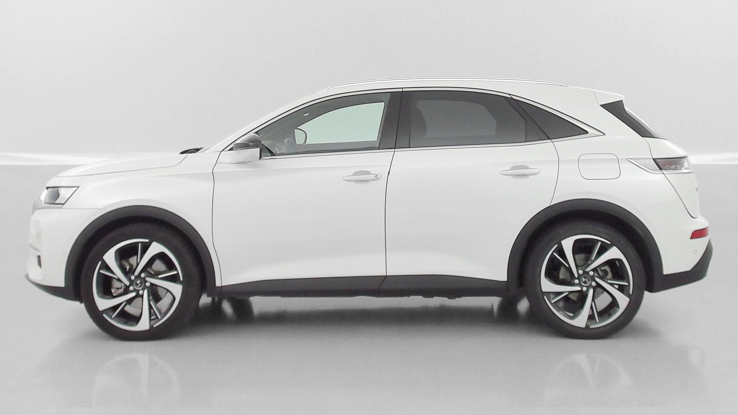 Vente en ligne Ds DS7 Crossback DS7 CROSSBACK 1.6 Hybride E-Tense 300 EAT8 4x4 Rivoli au prix de 45 320 €