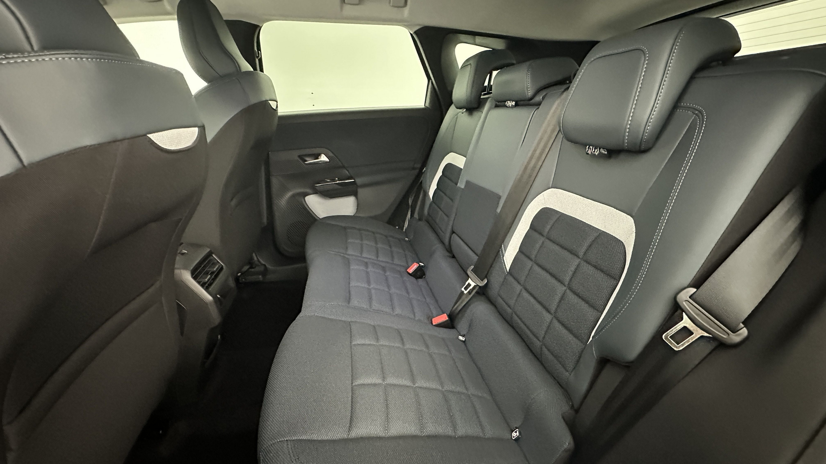 Vente en ligne Citroën C5 Aircross C5 AIRCROSS 1.2 Hybride 145ch Plus e-DCS6 au prix de 30 800 €