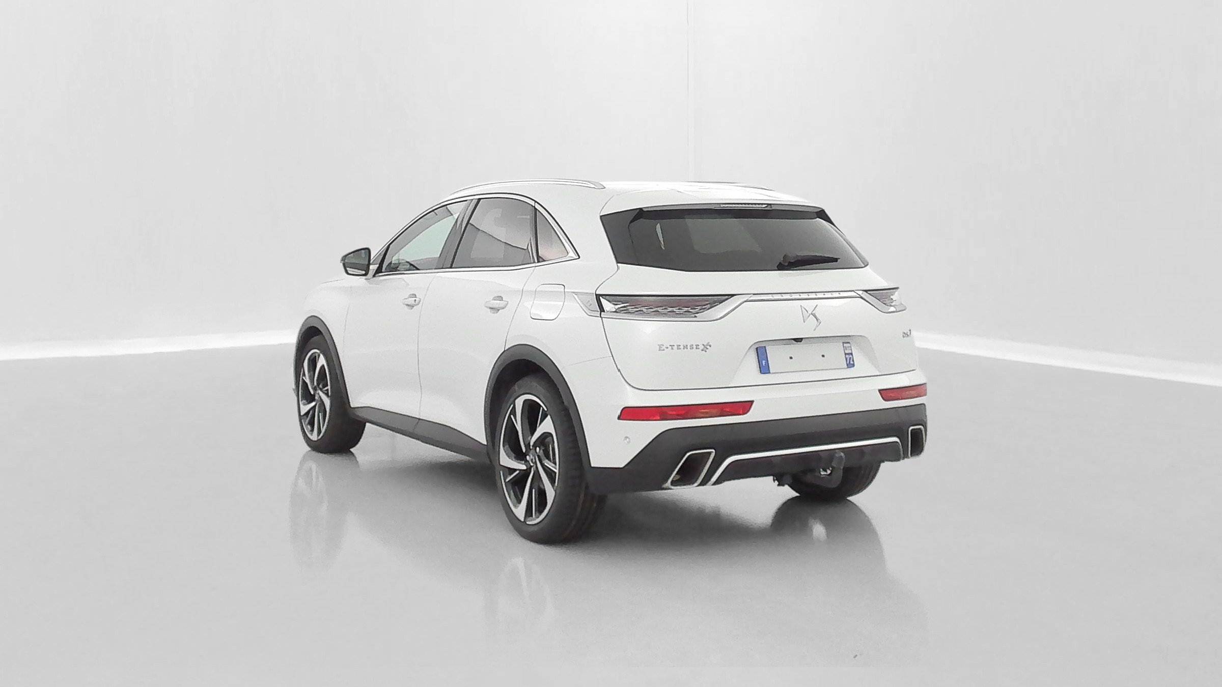 Vente en ligne Ds DS7 Crossback DS7 CROSSBACK 1.6 Hybride E-Tense 300 EAT8 4x4 Rivoli au prix de 45 320 €